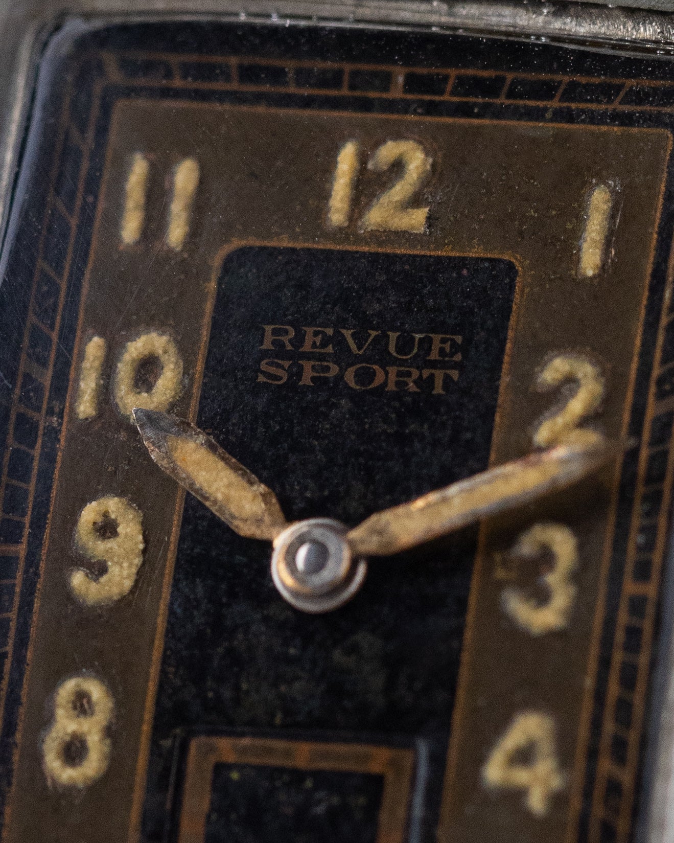 Revue Sport Rectangular Tank, Vintage Swiss watch, Schmitz Frères Case from 1945 - DuMarko