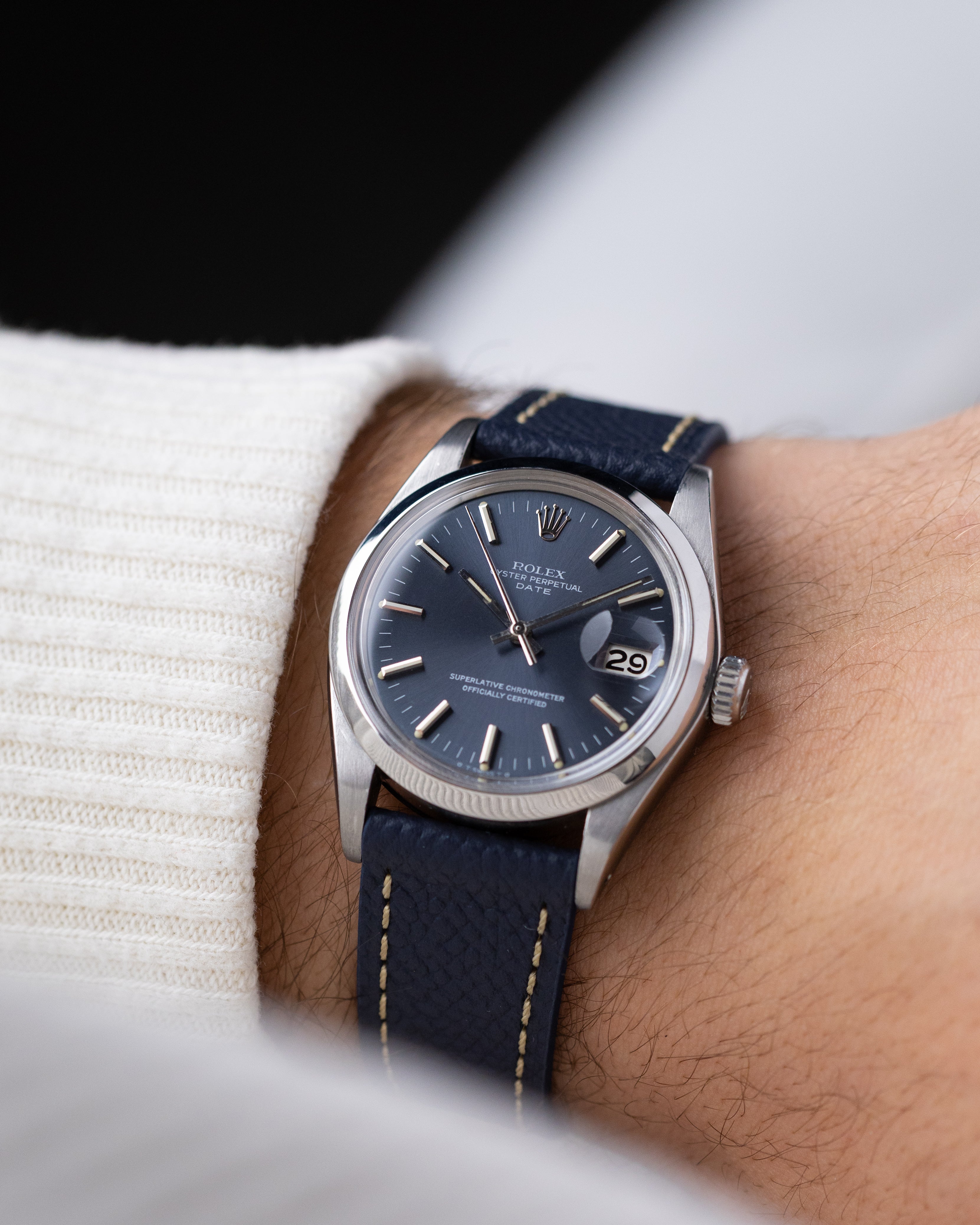 Rolex Vintage Oyster Perpetual Date Ref. 1500, Blue Sunburst Dial, Caliber 1520 from 1970's - DuMarko