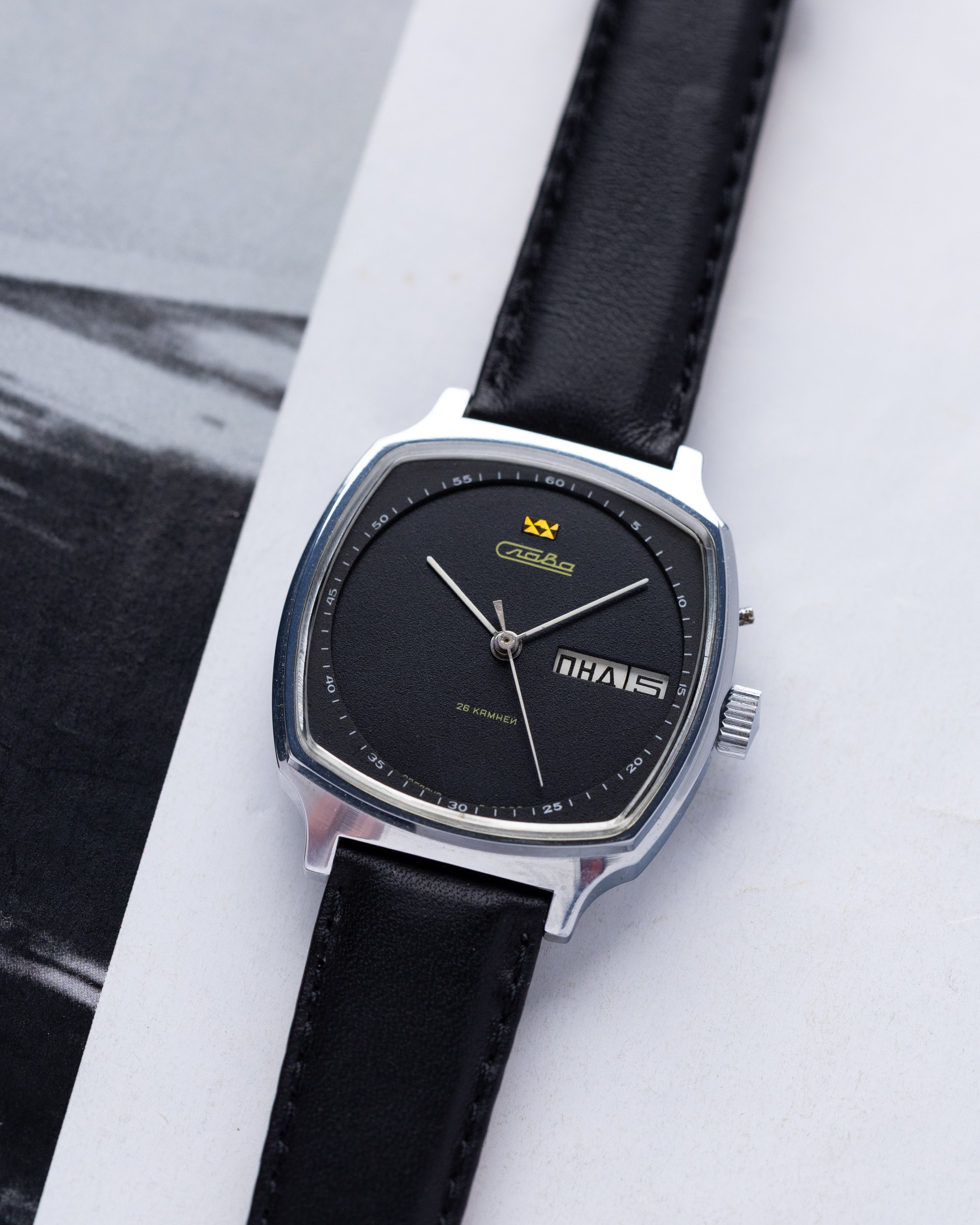 Slava Vintage NOS Square Tank, Automatic movement, Day/Date window, Made in USSR - DuMarko