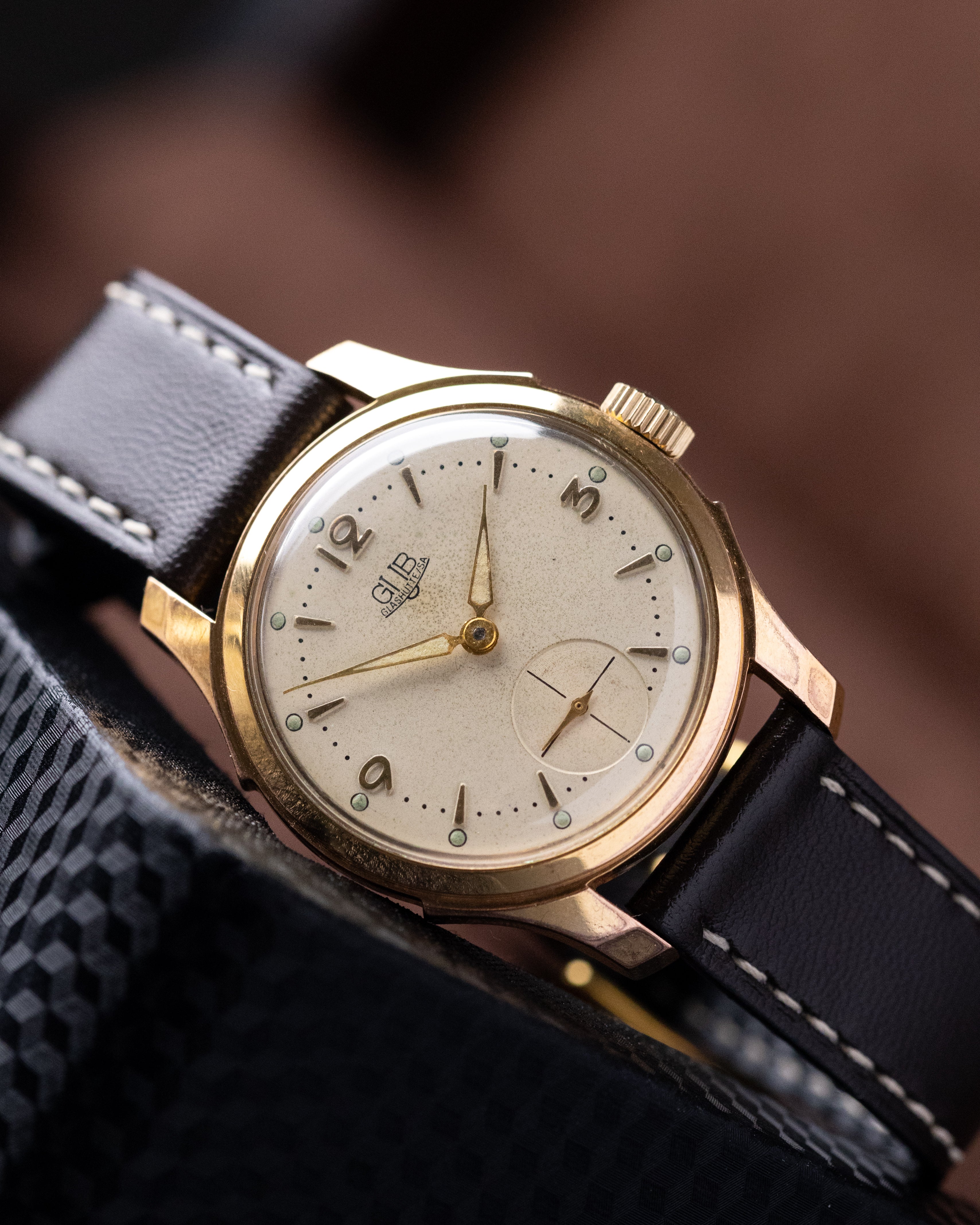 Vintage GUB Glashütte German Watch, Mechanical Cal. 60, Patina Dial from 1960's - DuMarko