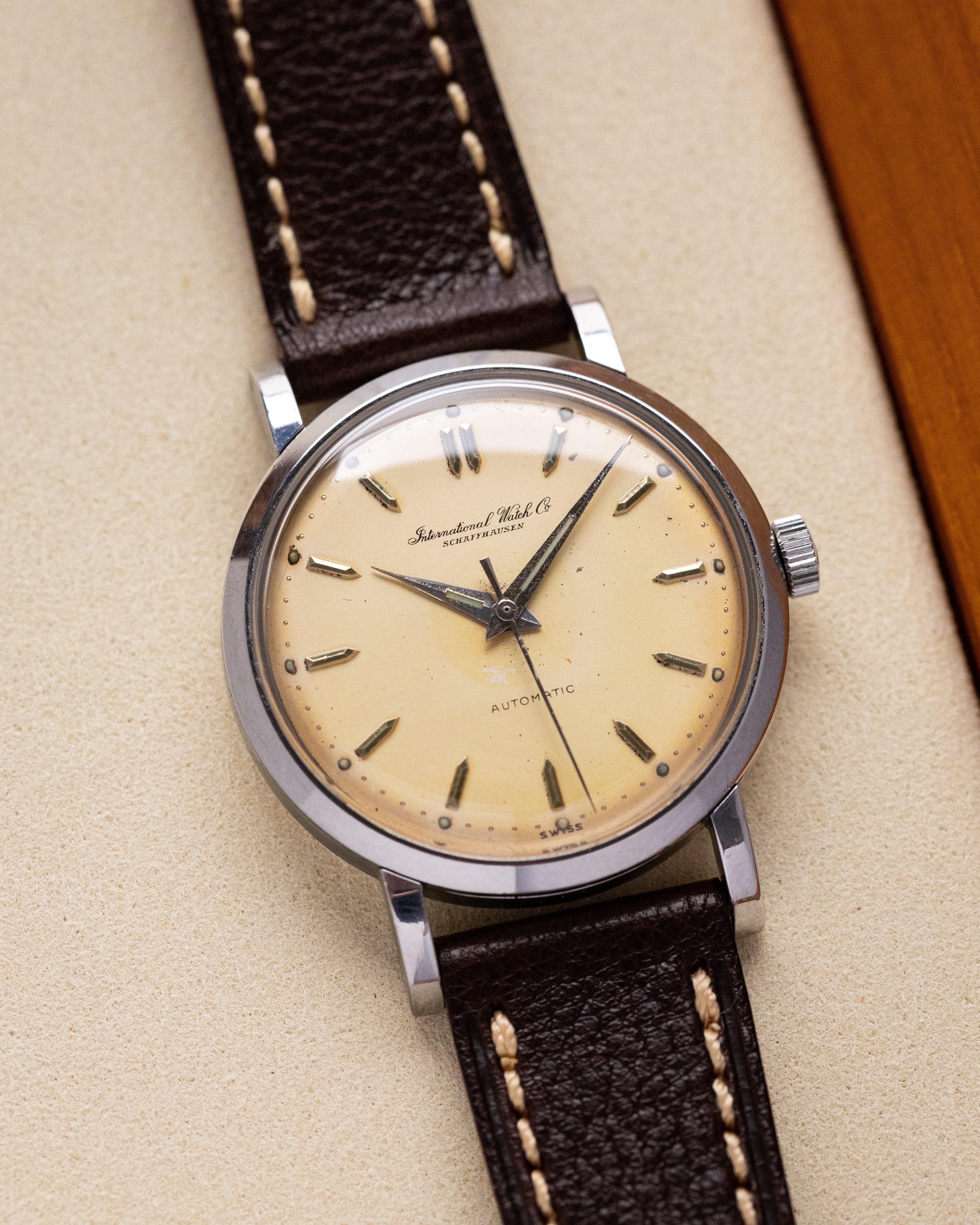 Vintage IWC Swiss Watch, Original Patina Dial, Automatic Cal. 852 Pellaton from 1950's - DuMarko