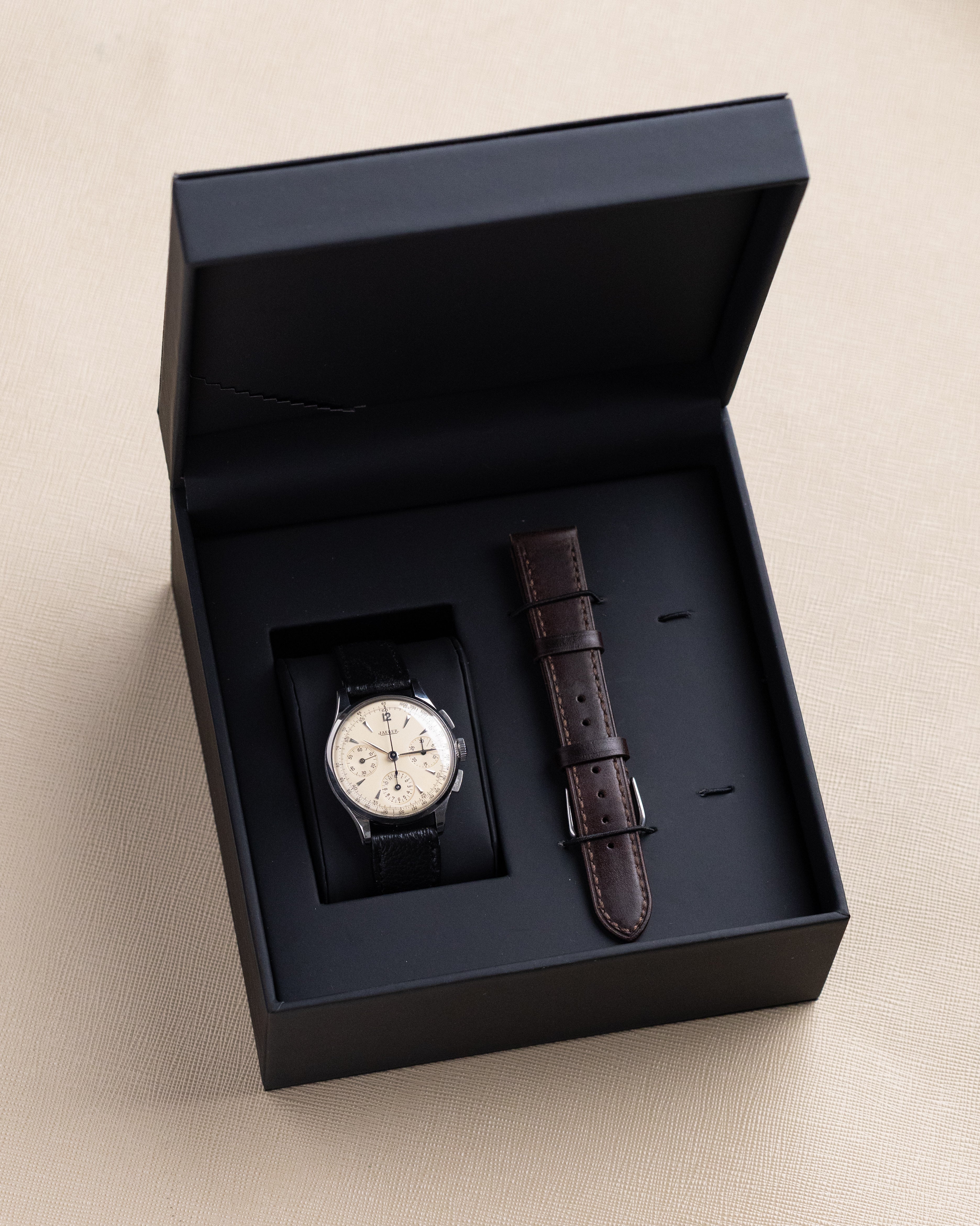 Vintage Jaeger - LeCoultre Chronograph, Steel Case, Ref. 22493, Cal. UG 285 from 1940's - DuMarko