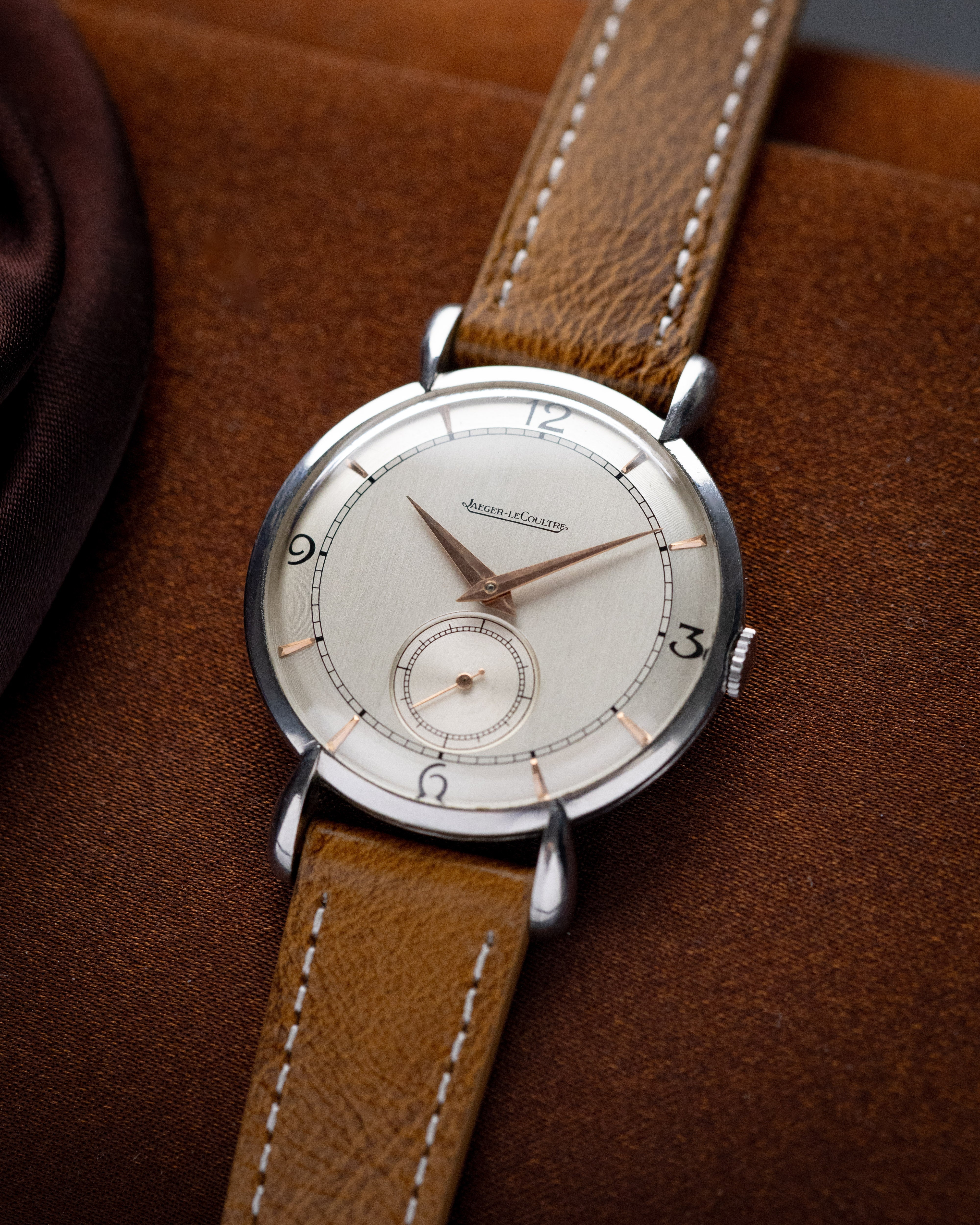 Vintage Jaeger - LeCoultre Watch, Teardrop Lugs, Oversized case, Two - Tone Dial, Cal. P449 from 1948 - DuMarko