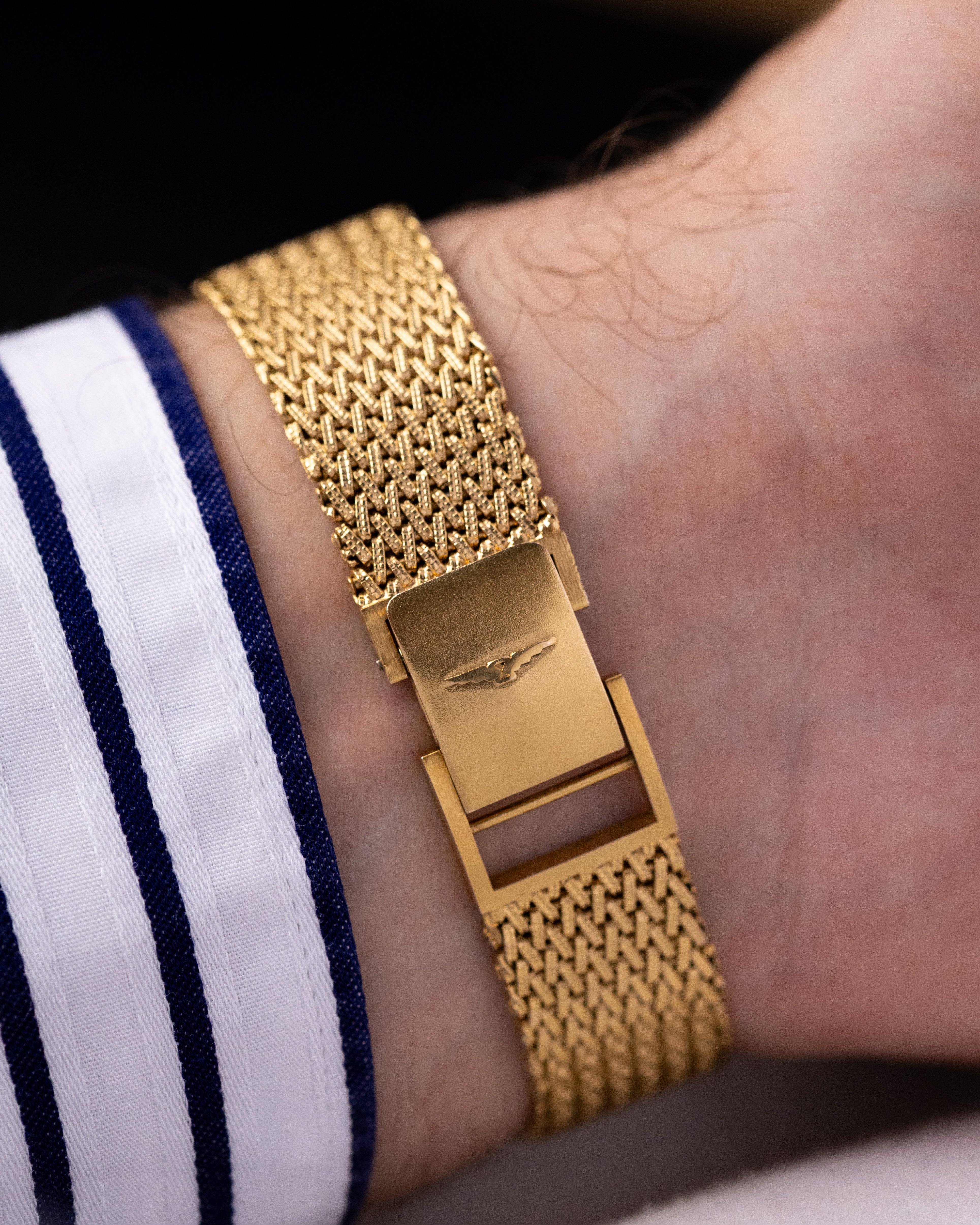 Vintage Longines Art Deco Ellipse Case, Champagne Brushed Dial, Swiss Quartz Watch from 1980 - DuMarko