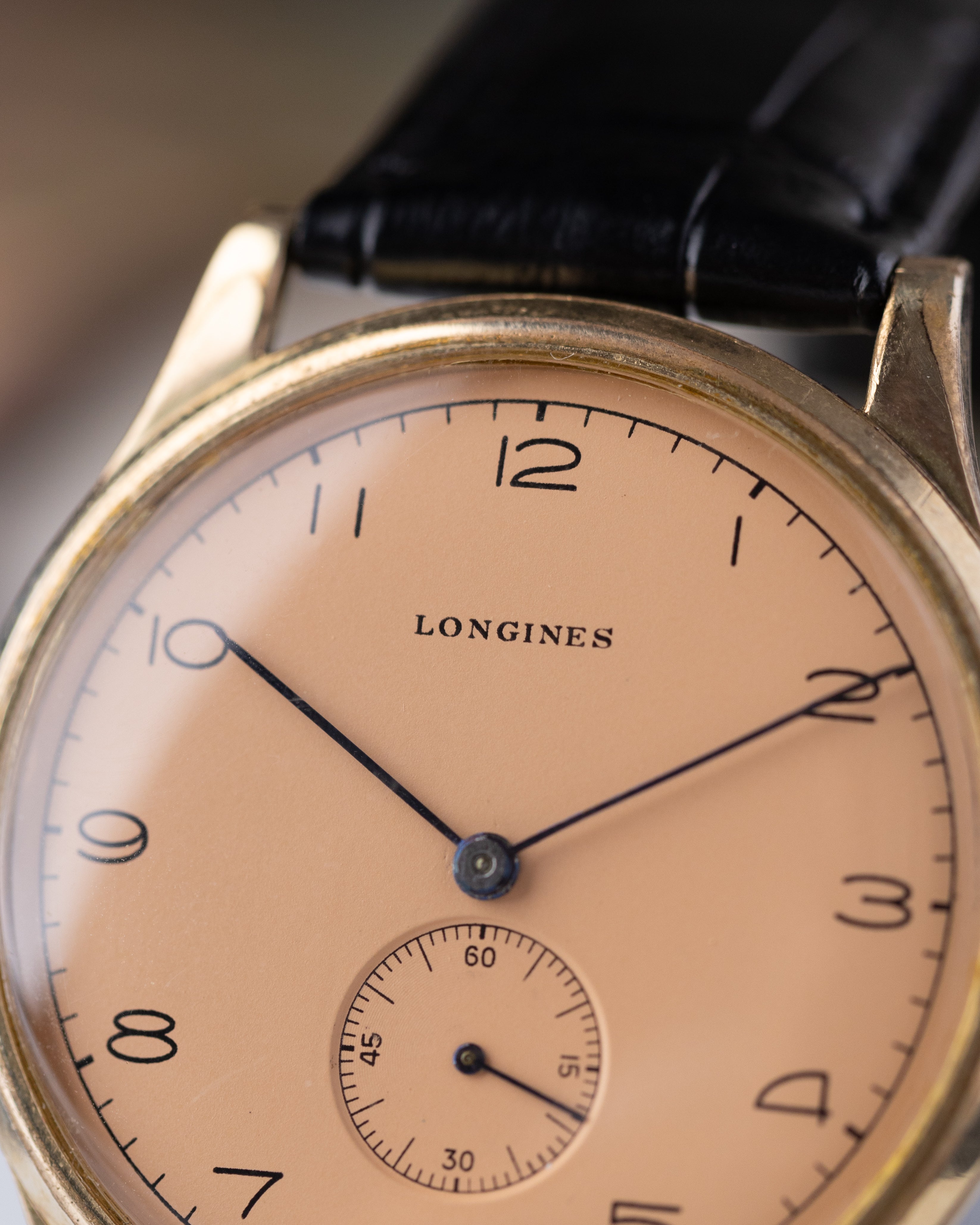 Vintage Longines Salmon Dial, Oversize 37,5 mm case, Art Deco watch from 1940s - DuMarko