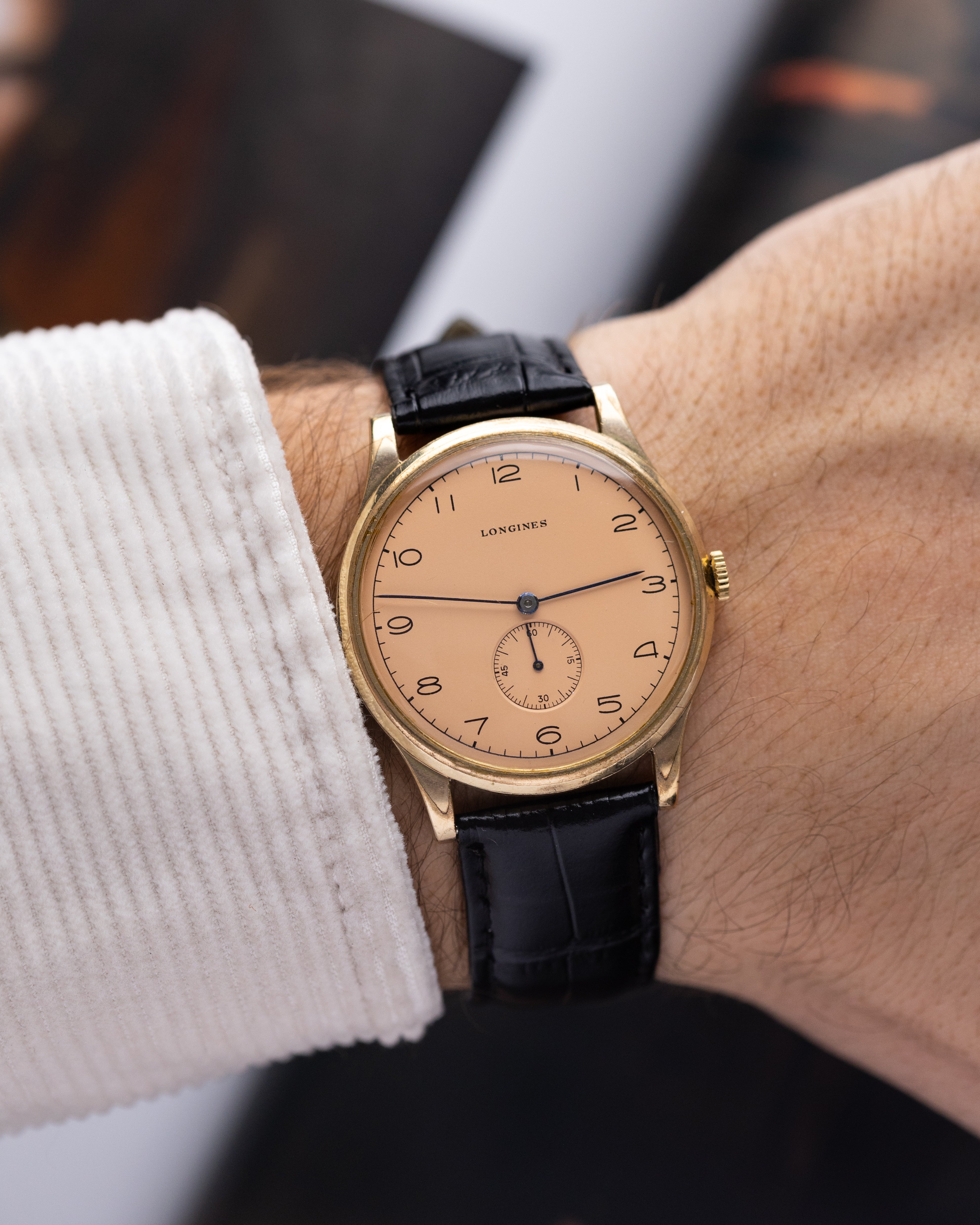 Vintage Longines Salmon Dial, Oversize 37,5 mm case, Art Deco watch from 1940s - DuMarko