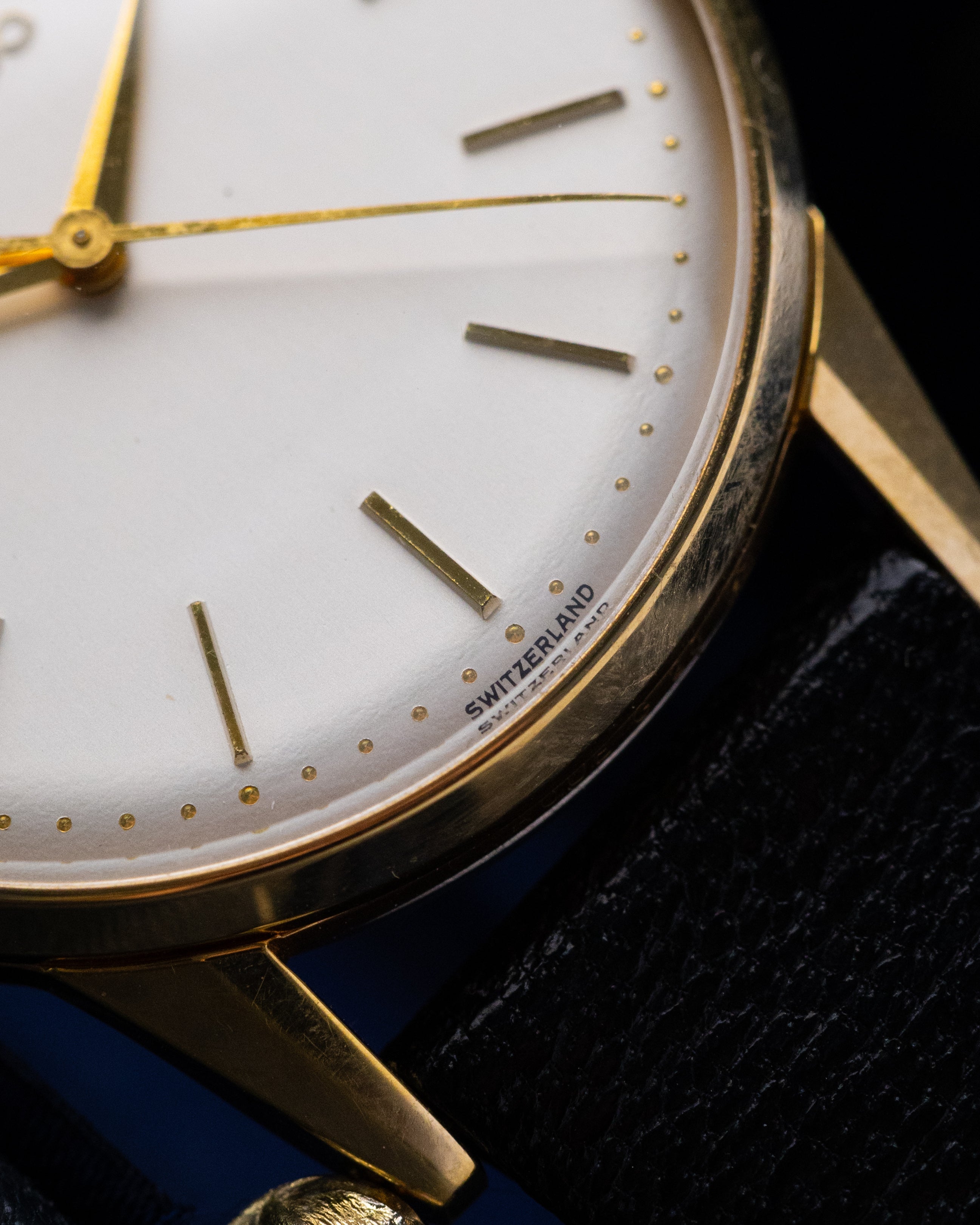 Vintage Movado Manual Wind Swiss Watch, Cal. 3219 with Original Box and Strap - DuMarko