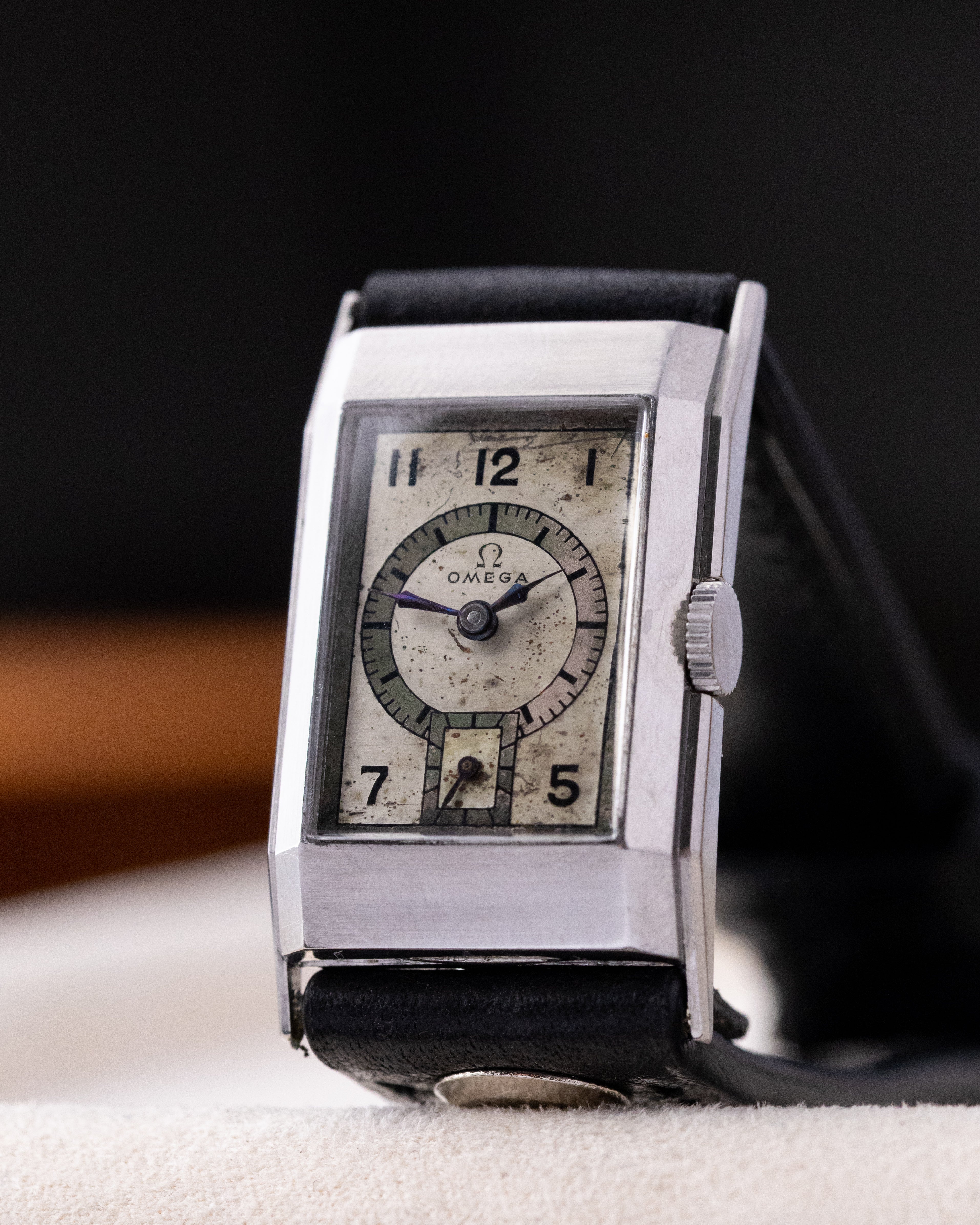 Vintage Omega Art Deco Tank, Swiss watch, Original Sector Dial, Mechanical Cal. T17 from 1935 - DuMarko