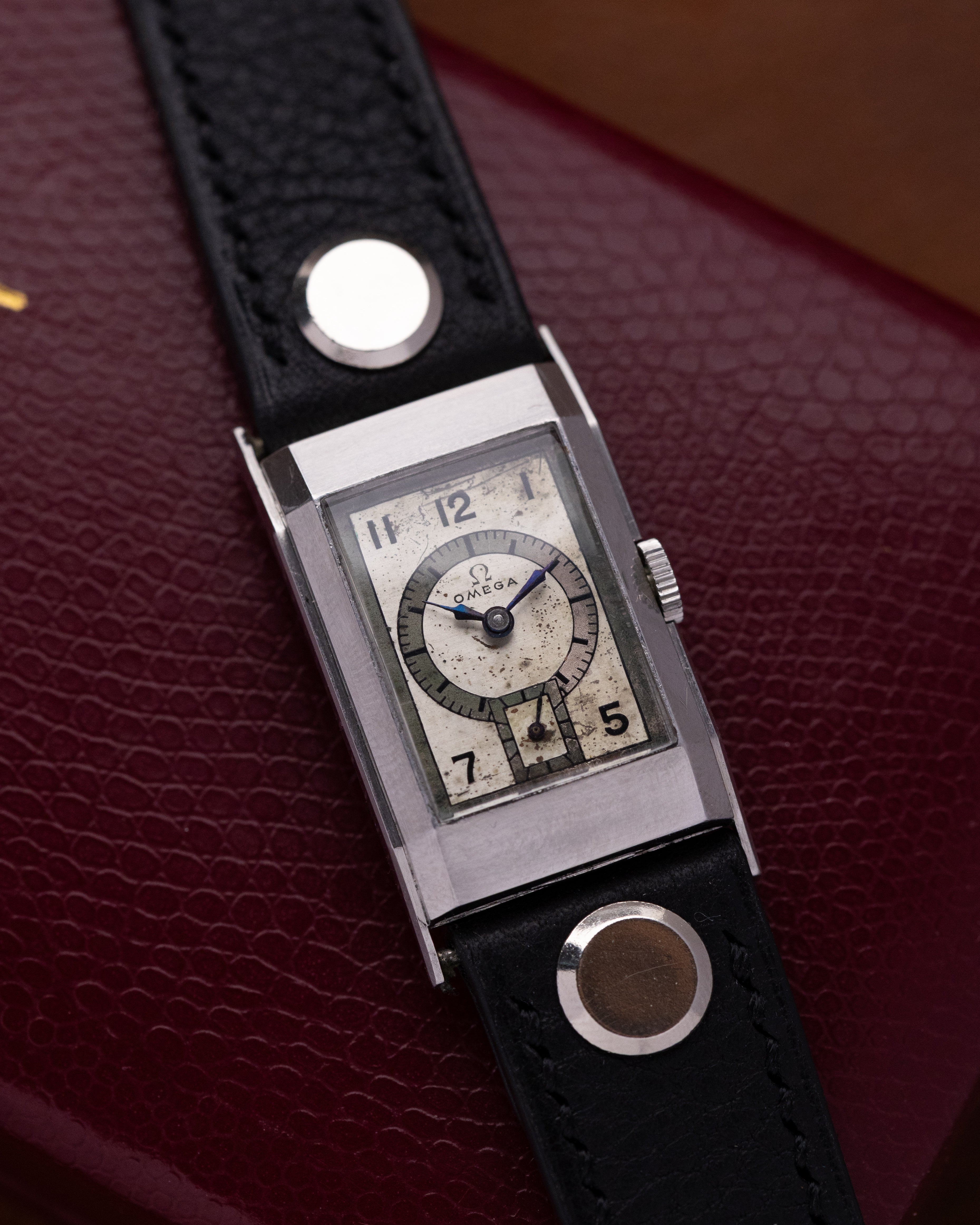 Vintage Omega Art Deco Tank, Swiss watch, Original Sector Dial, Mechanical Cal. T17 from 1935 - DuMarko