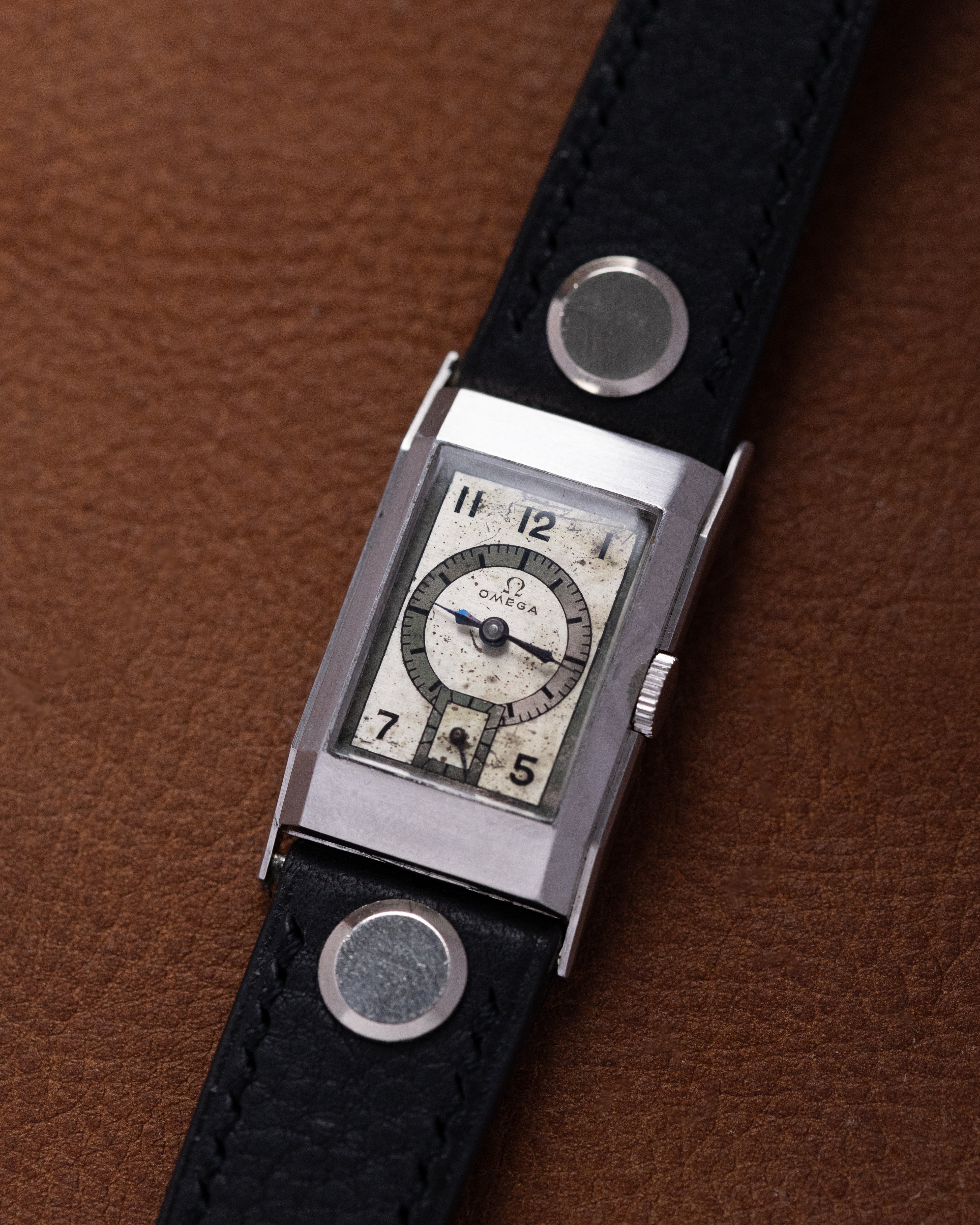 Vintage Omega Art Deco Tank, Swiss watch, Original Sector Dial, Mechanical Cal. T17 from 1935 - DuMarko