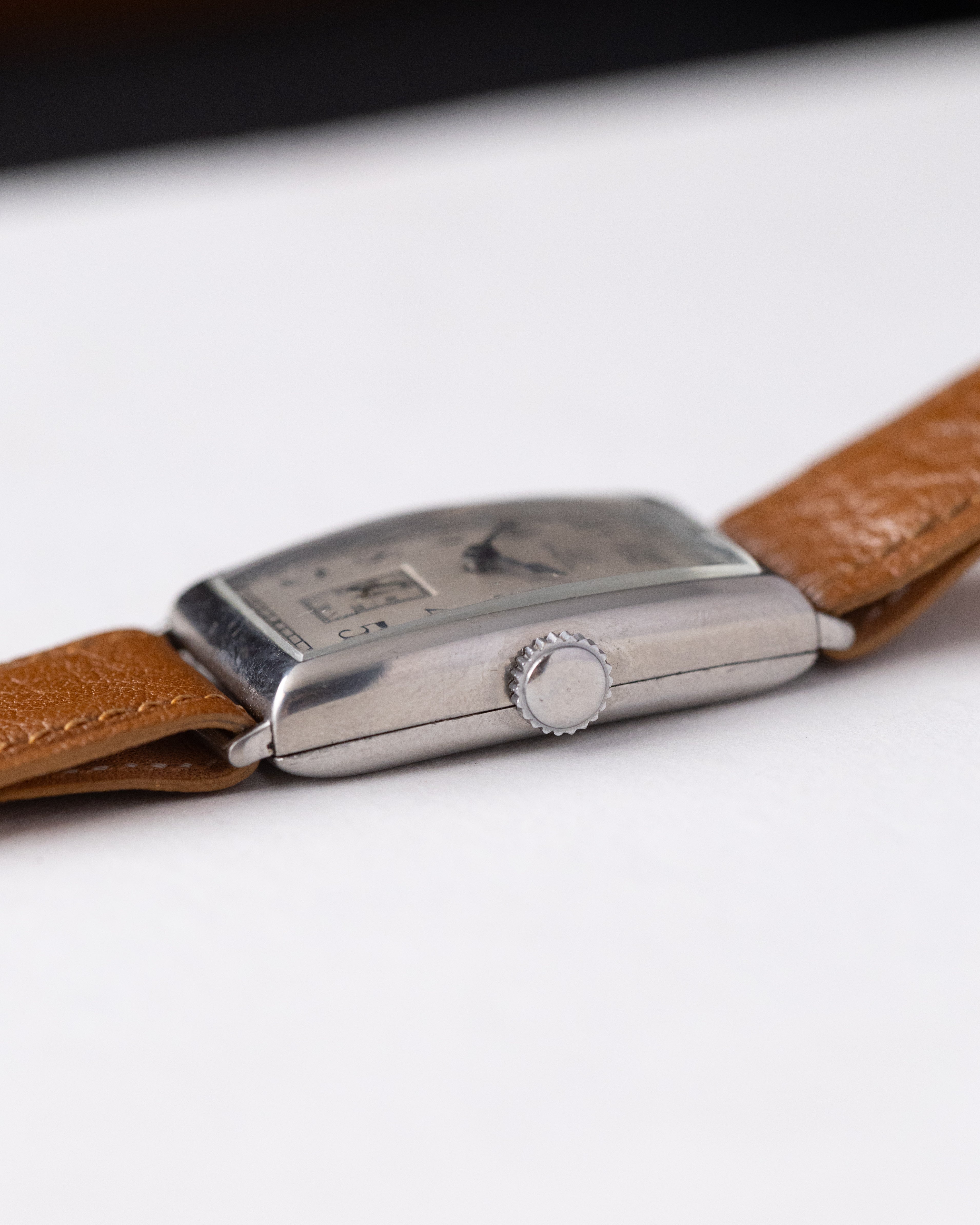 Vintage Omega Art Deco Tank, Tonneau (barrel - shaped) case, Cal. 20F from 1930 - DuMarko