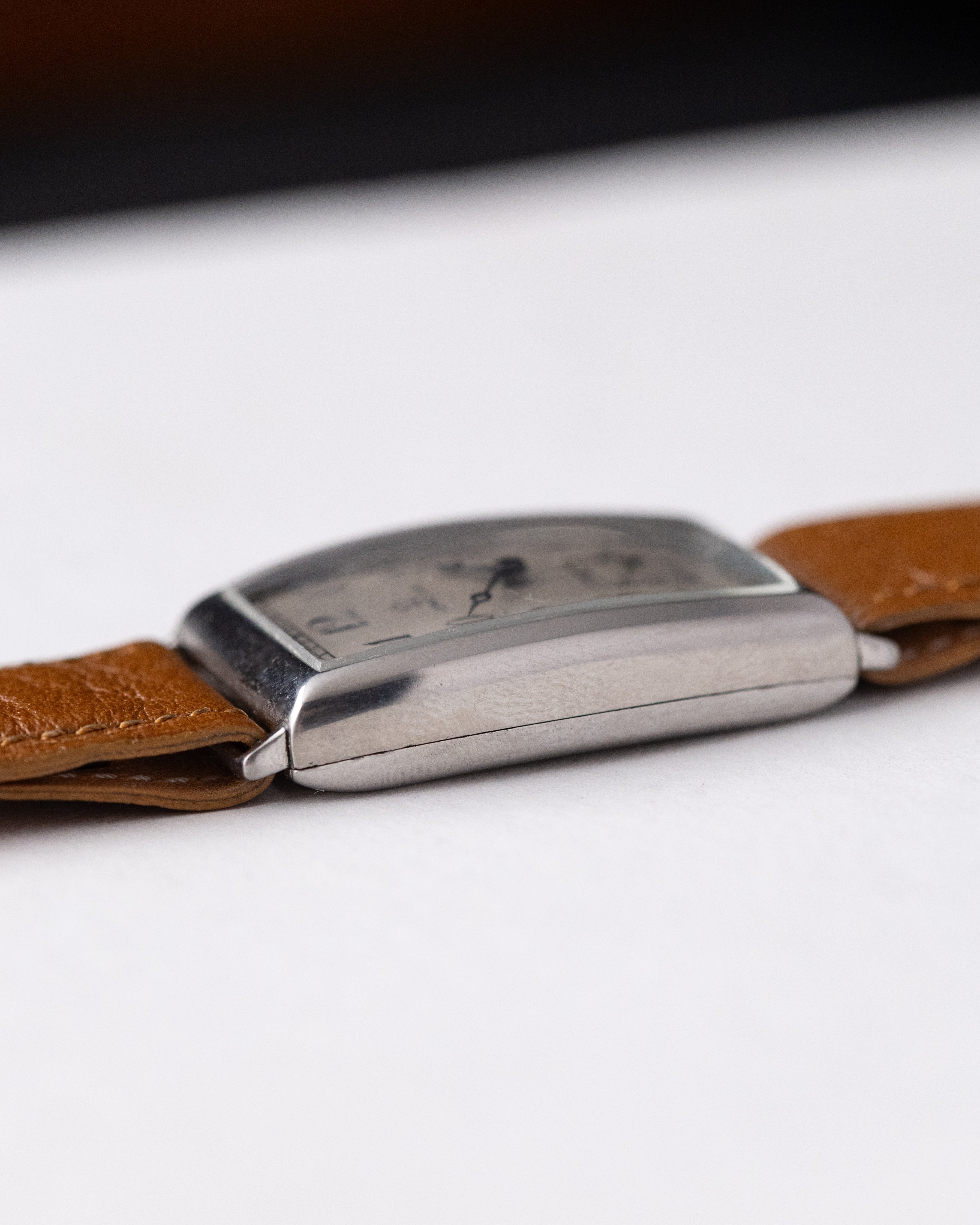 Vintage Omega Art Deco Tank, Tonneau (barrel - shaped) case, Cal. 20F from 1930 - DuMarko