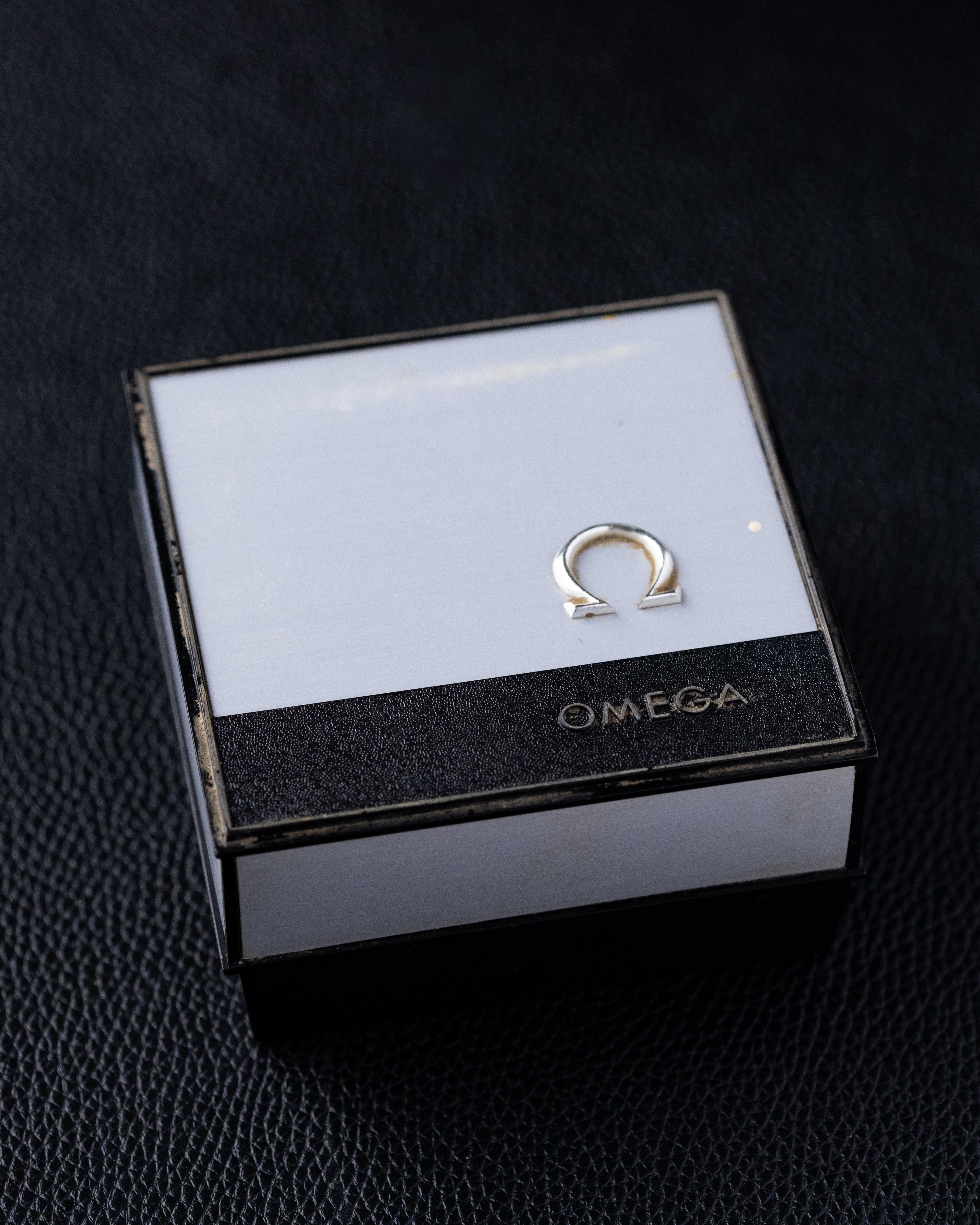 Vintage Omega Automatic Swiss Watch, Two - Tone Dial, Day/date window, Ref. 1660140, Cal. 750 from 1970 - DuMarko