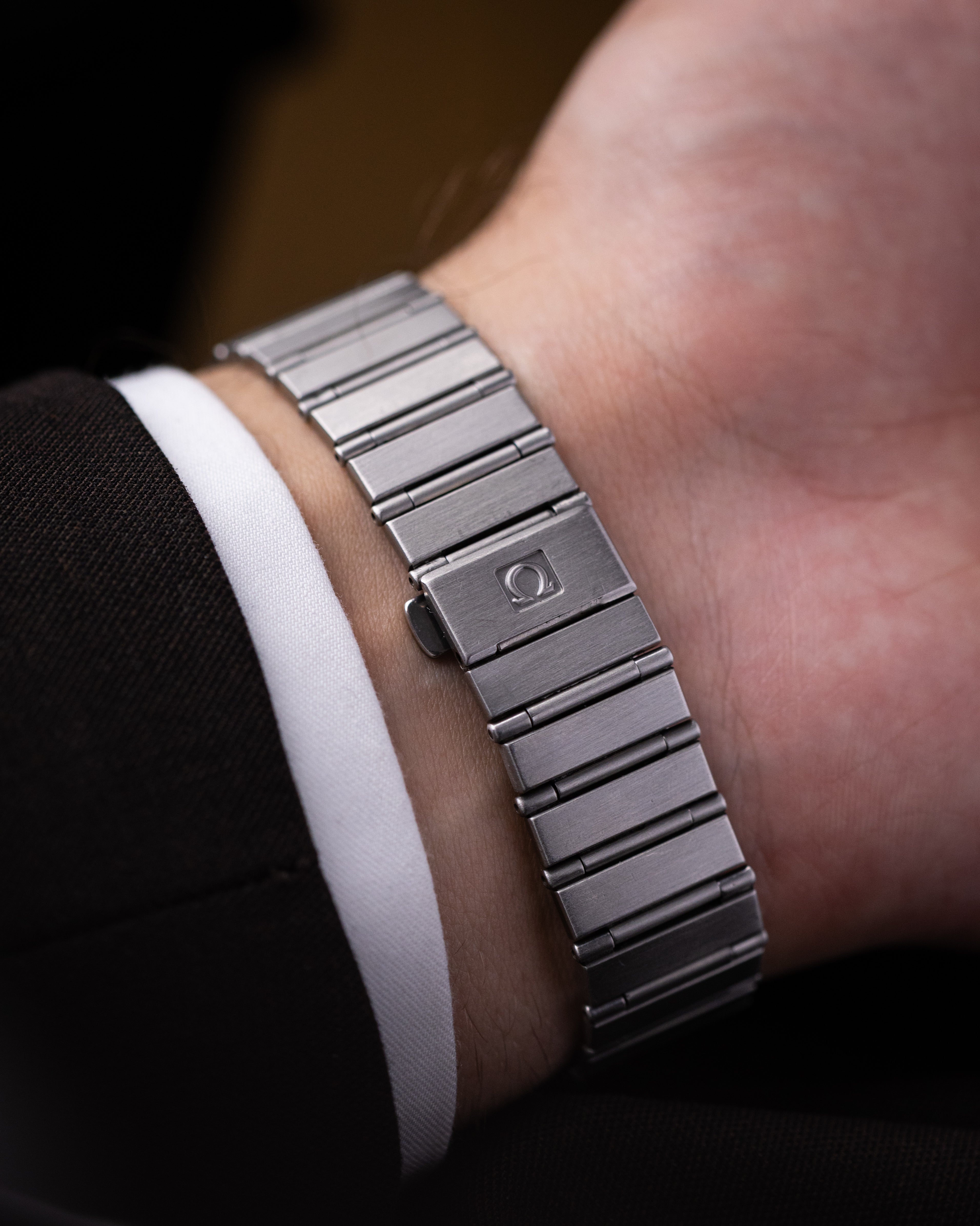 Vintage Omega Constellation Black Manhattan Day - Date, Solid Gold Bezel, Ref. DB 396.1070, Two - Tone Dial, Quartz Cal. 1444 from 1980s - DuMarko