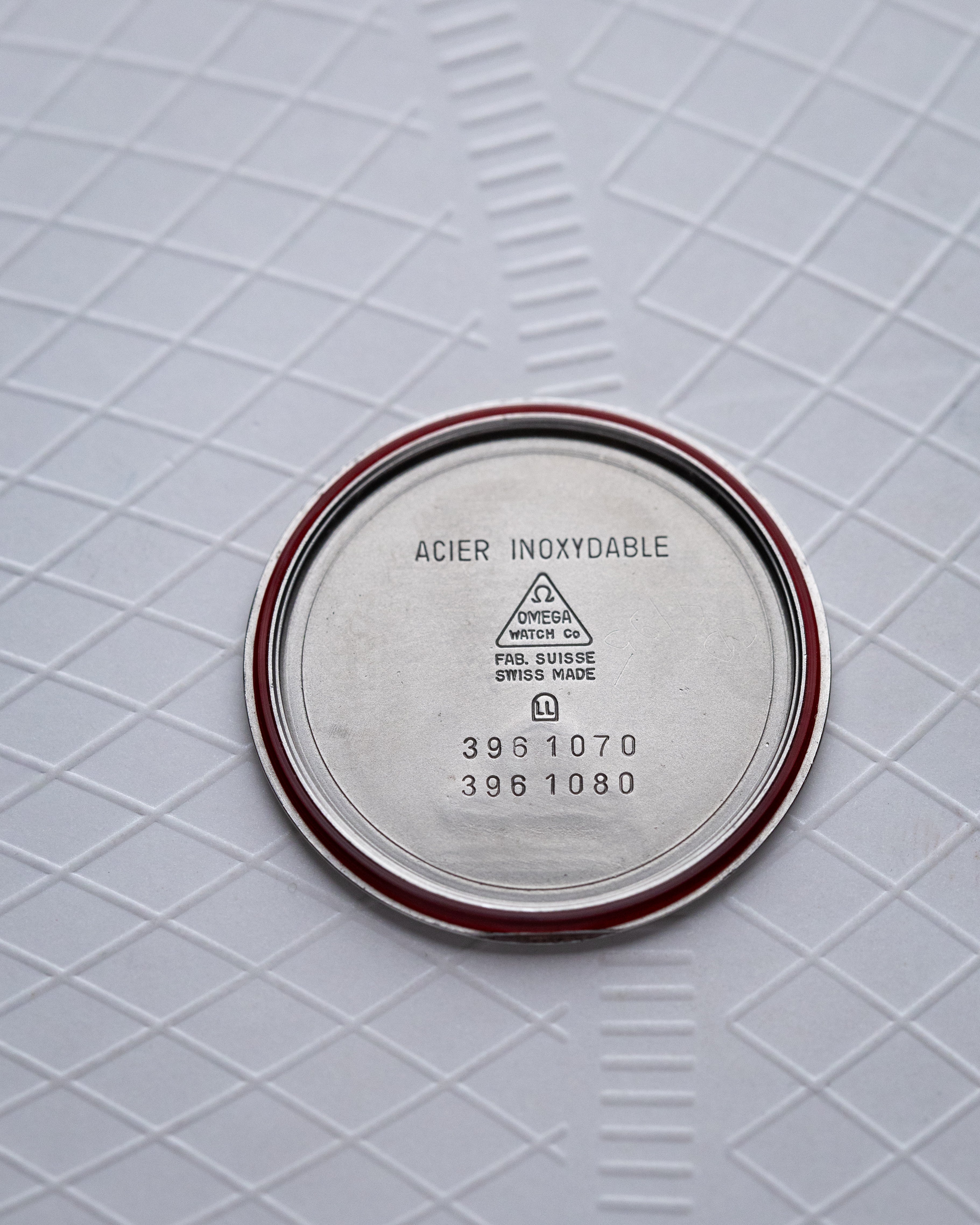 Vintage Omega Constellation Black Manhattan Day - Date, Solid Gold Bezel, Ref. DB 396.1070, Two - Tone Dial, Quartz Cal. 1444 from 1980s - DuMarko