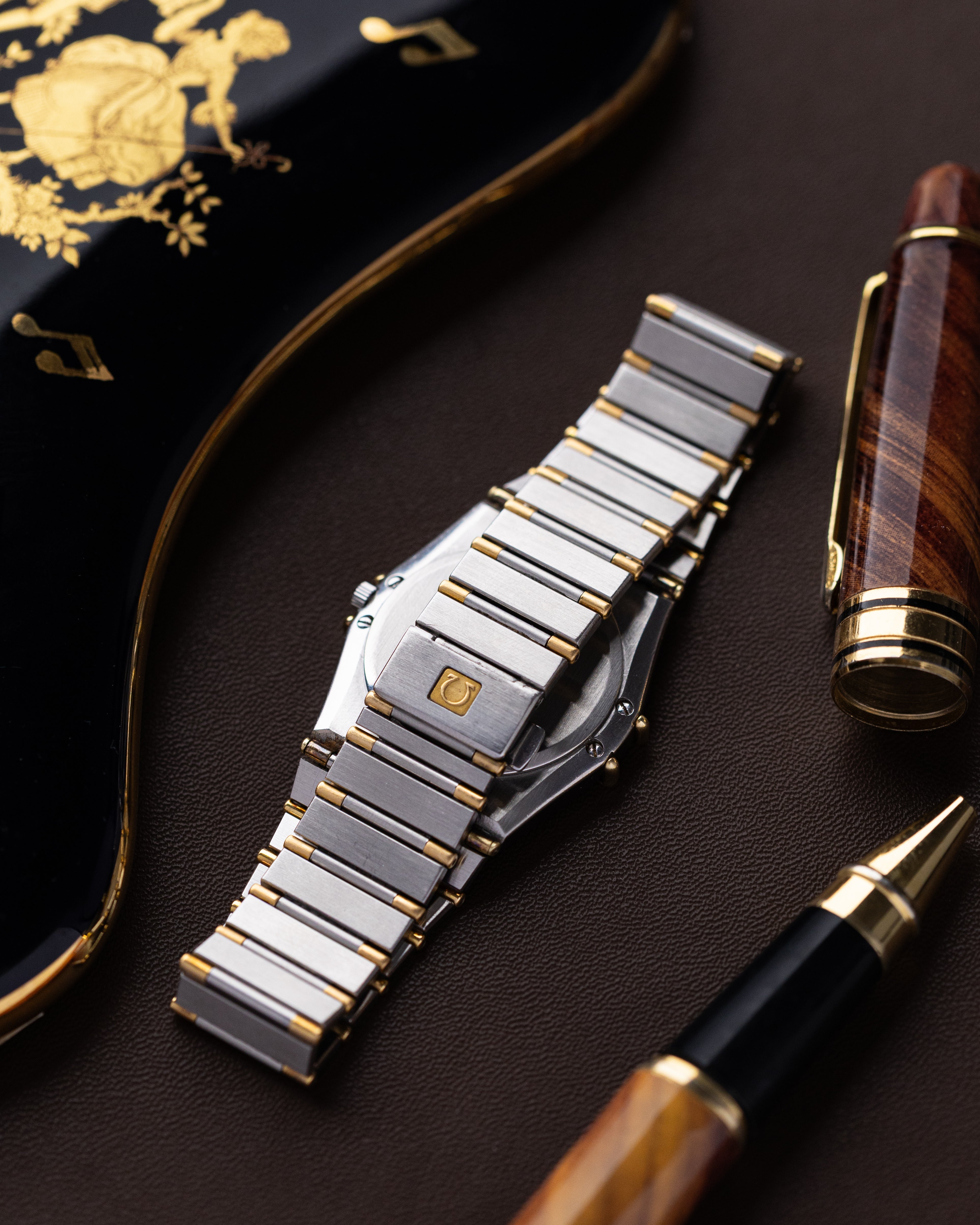 Vintage Omega Constellation Manhattan Date, Roman Numerals, Champagne Dial, Quartz Cal. 1422 from 1980s - DuMarko