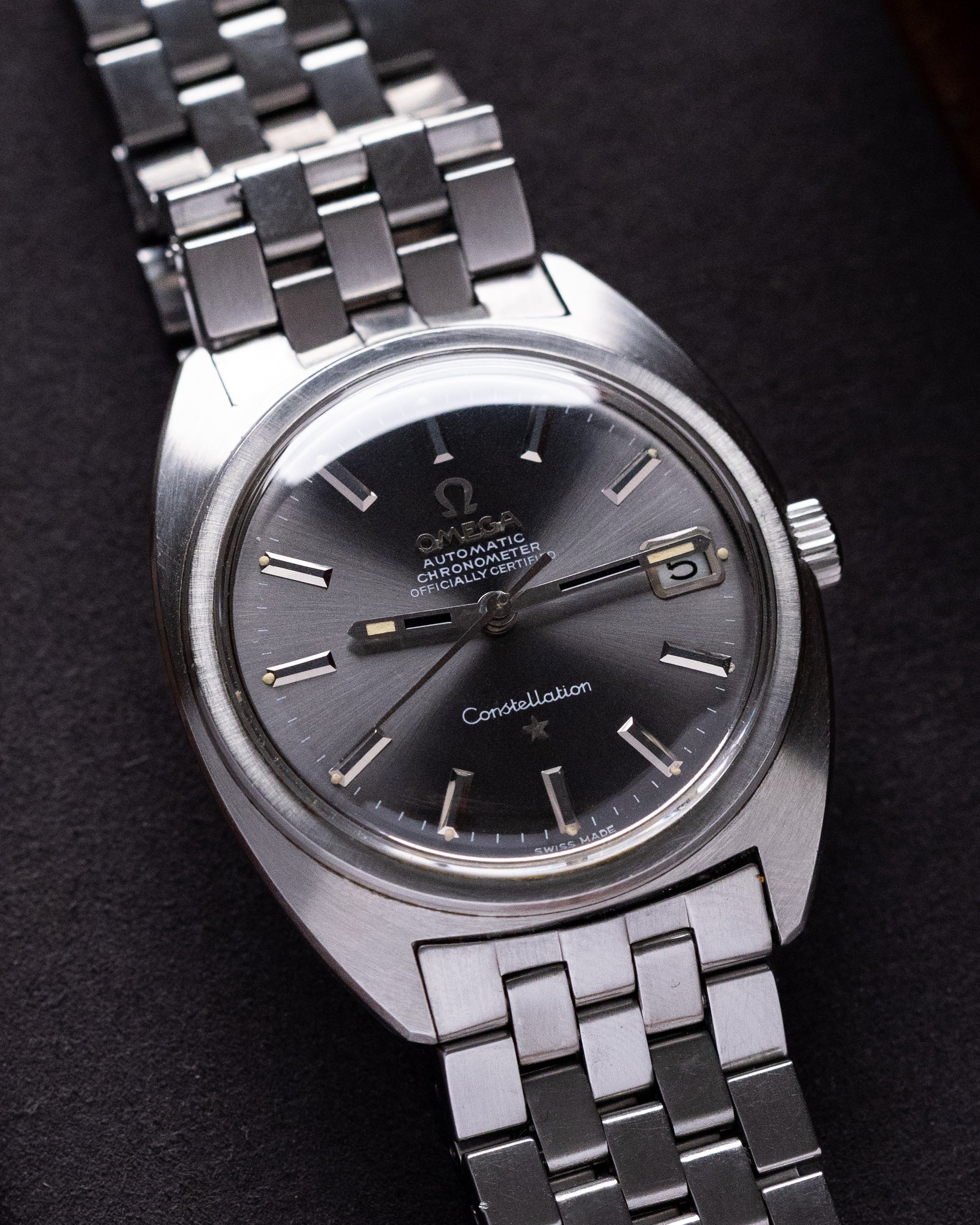 Vintage Omega Constellation Watch, C - Shape Case, Ref. 168017, Grey Dial Date, Cal. 564 c.1970 - DuMarko