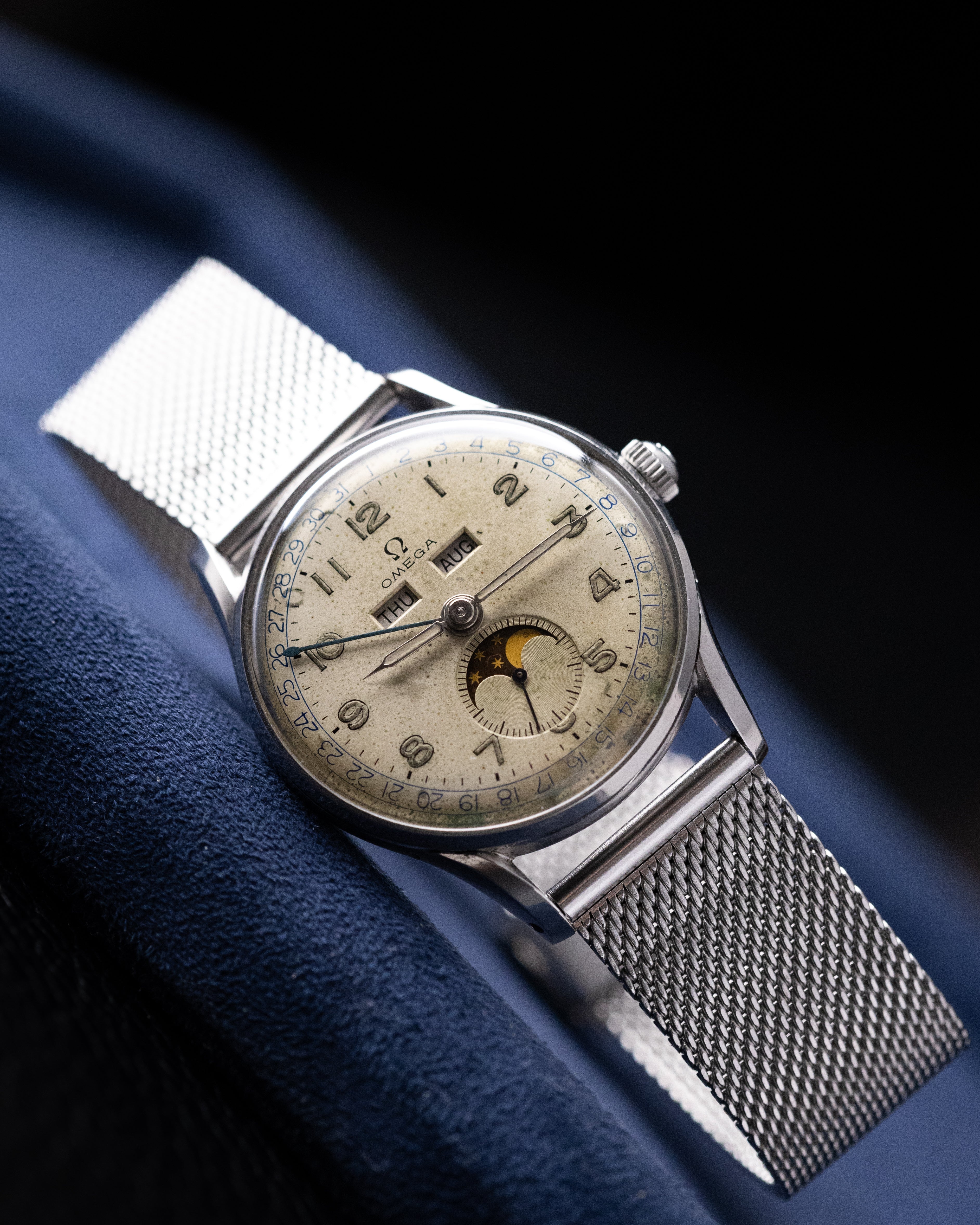 Vintage Omega Cosmic, Moonphase Triple Calendar, Ref. 2471/1, Original Radium dial from 1944 - DuMarko