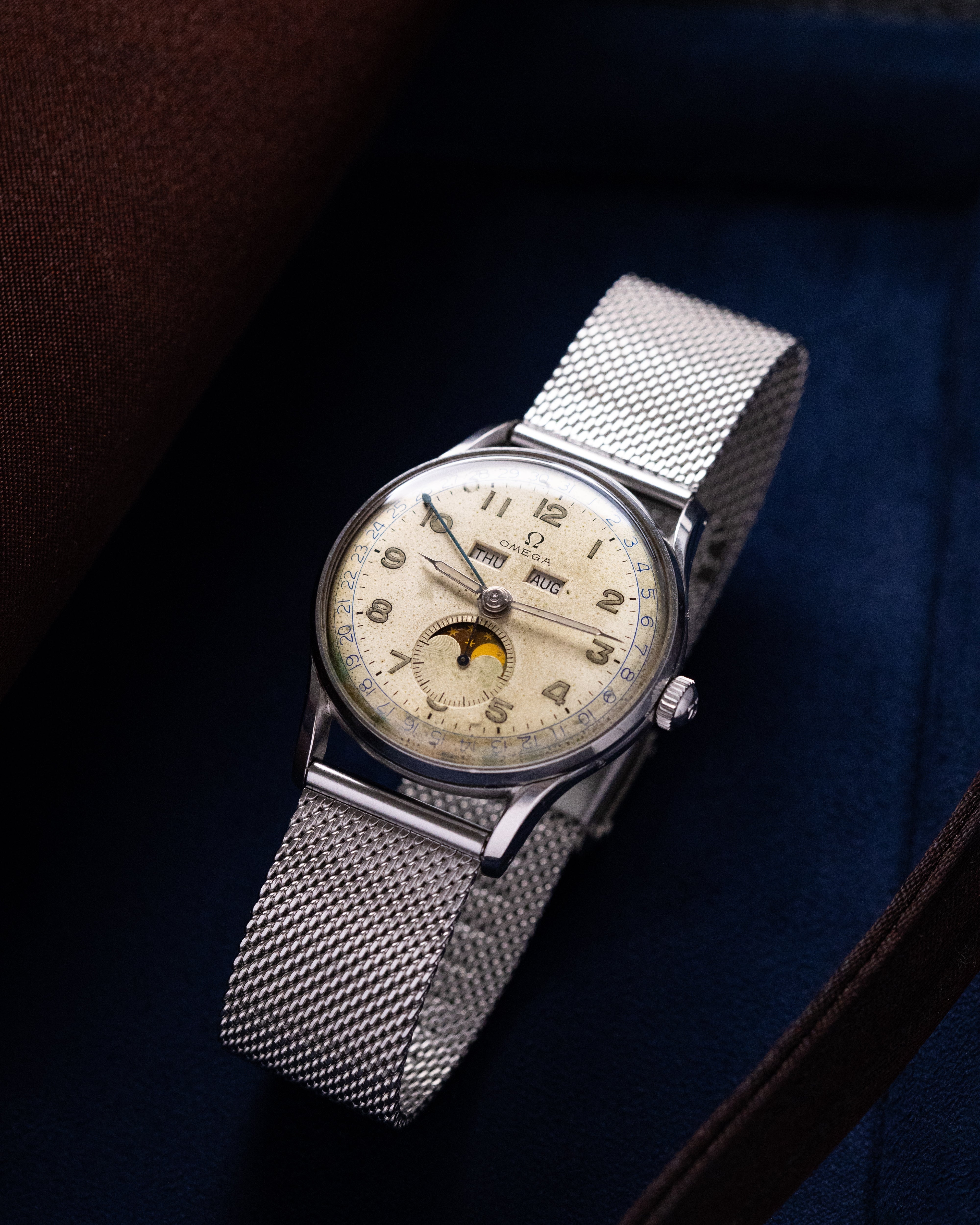 Vintage Omega Cosmic, Moonphase Triple Calendar, Ref. 2471/1, Original Radium dial from 1944 - DuMarko