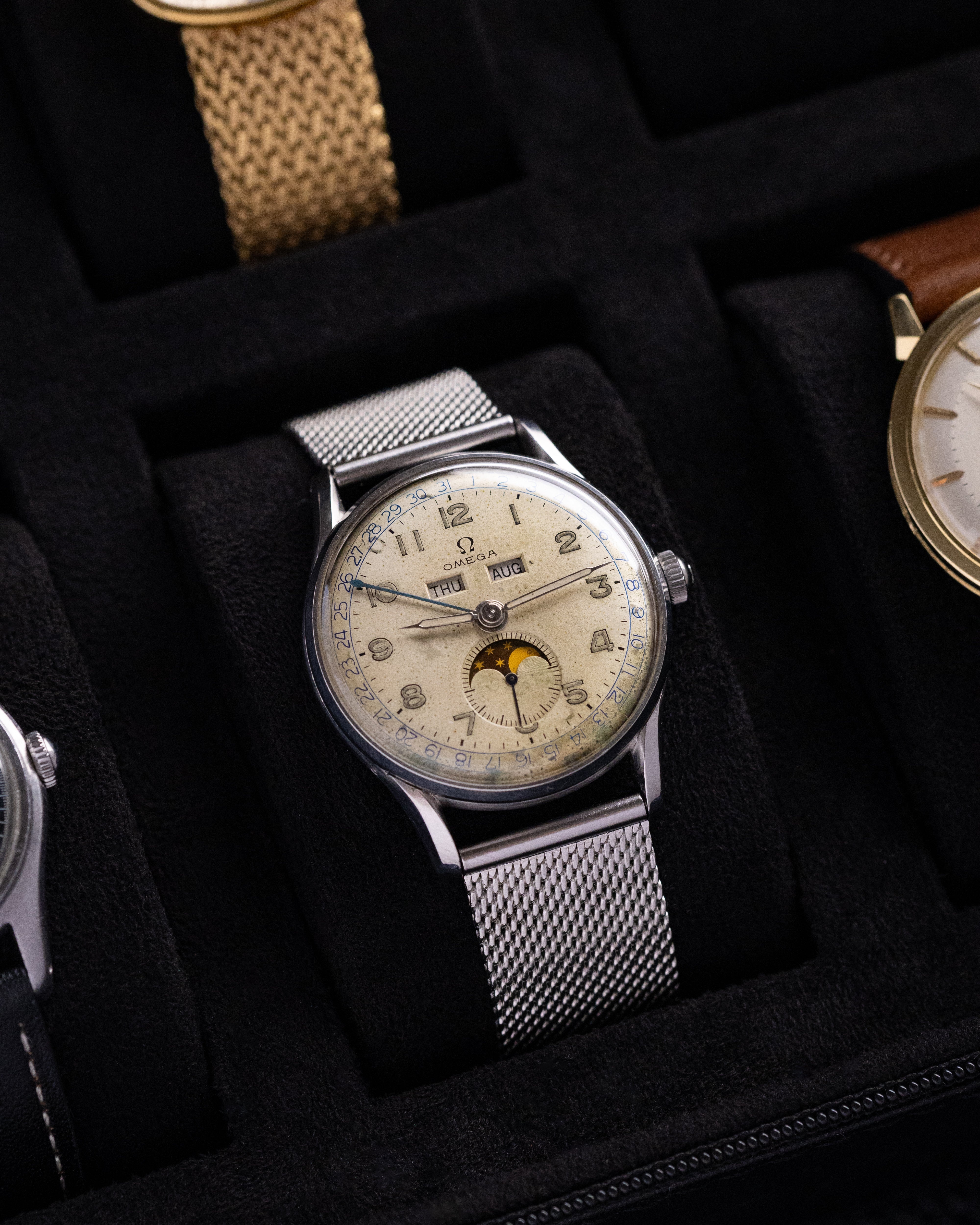 Vintage Omega Cosmic, Moonphase Triple Calendar, Ref. 2471/1, Original Radium dial from 1944 - DuMarko