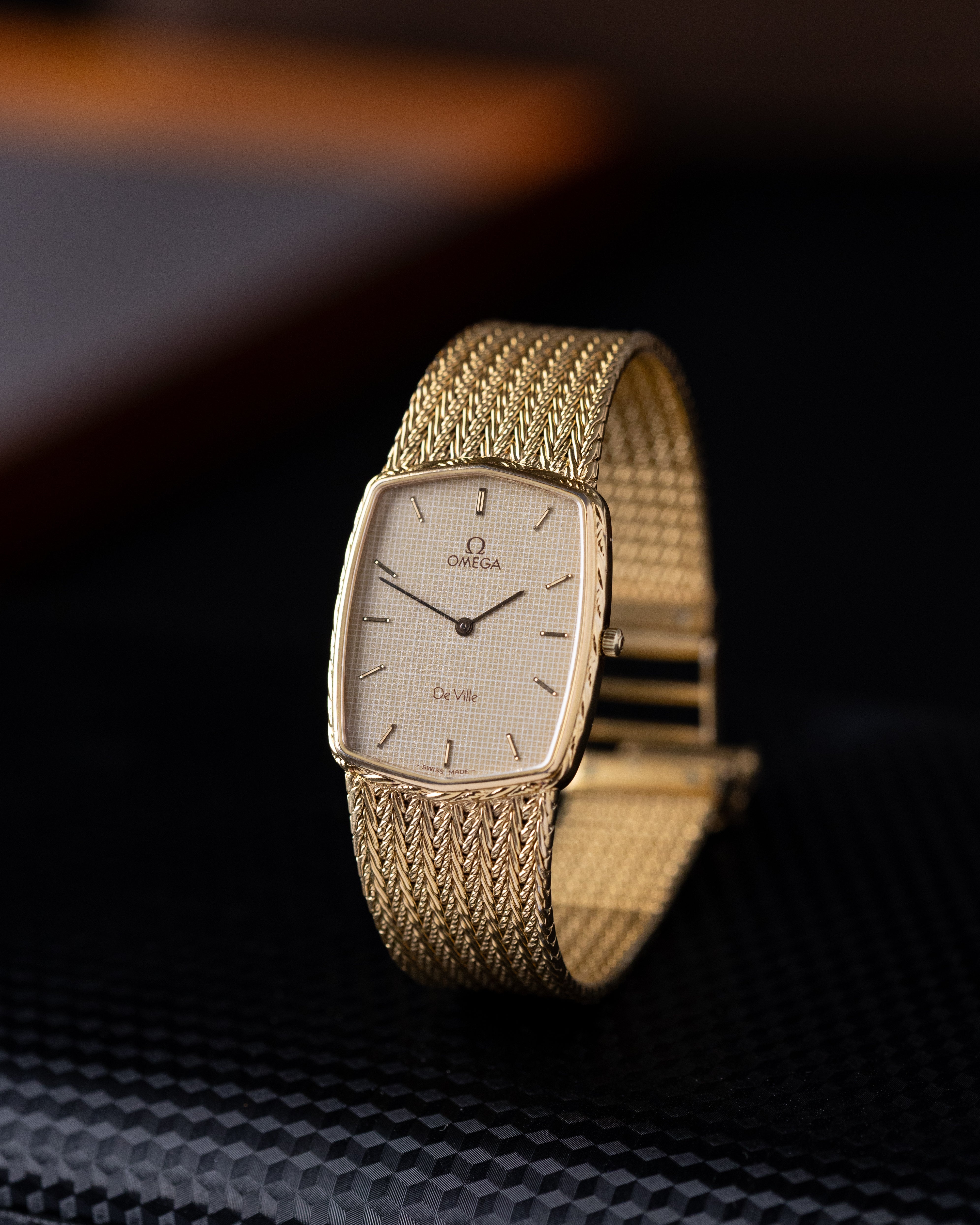 Vintage Omega De Ville Quartz Cal. 1344, Swiss Made, Champagne sparkling dial, Roped bezel from 1980’s - DuMarko