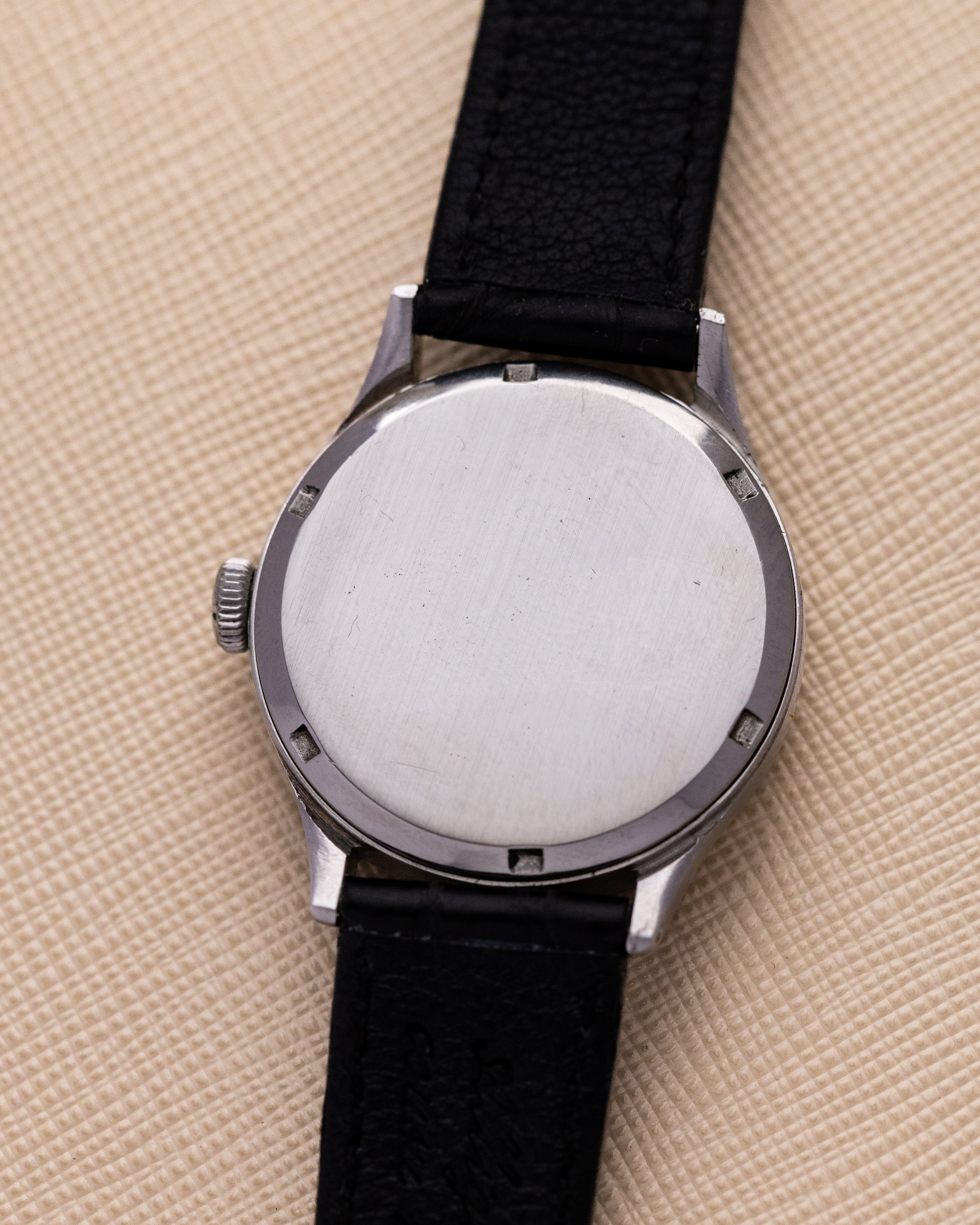 Vintage Omega Military Swiss Watch, Ref. 2179/5, Cal. 30T2 from 1944 - DuMarko