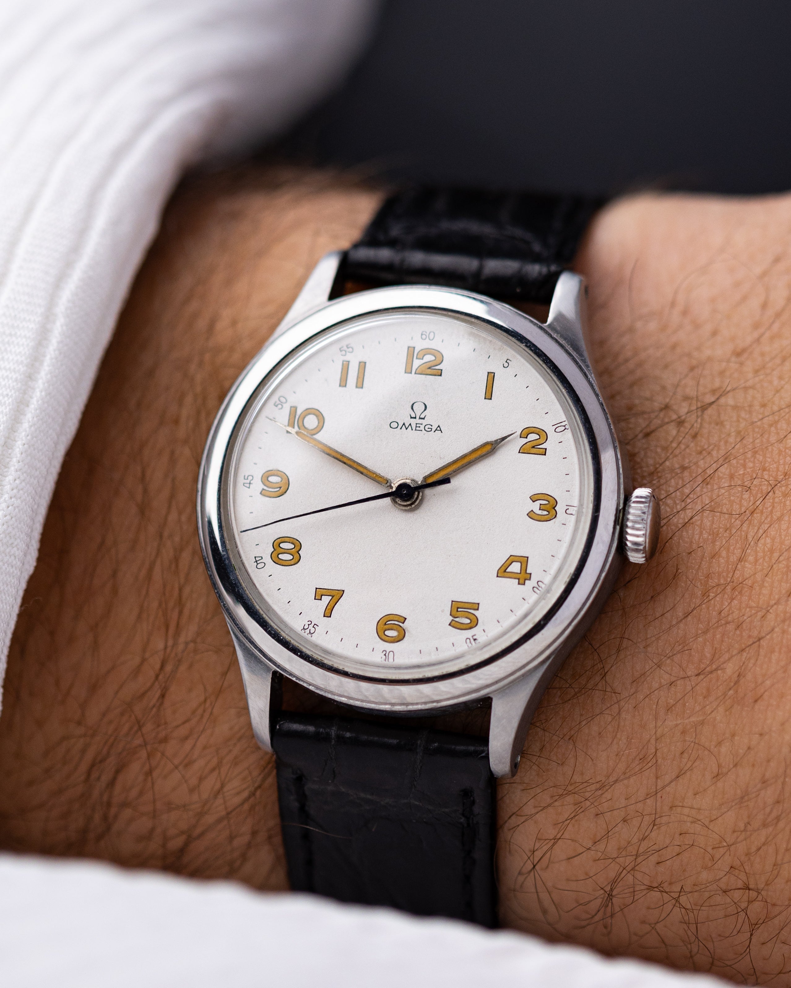 Vintage Omega Military Swiss Watch, Ref. 2179/5, Cal. 30T2 from 1944 - DuMarko