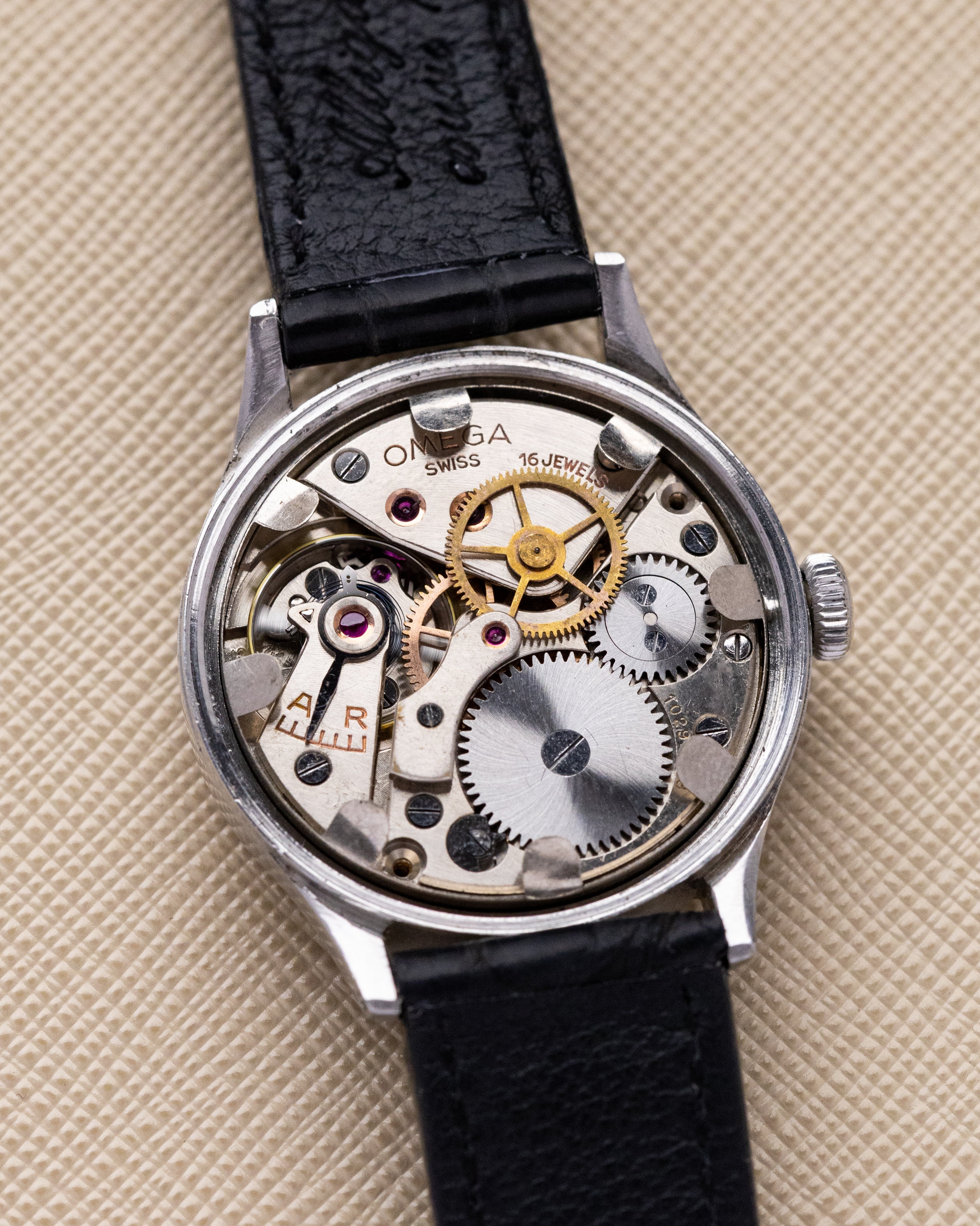 Vintage Omega Military Swiss Watch, Ref. 2179/5, Cal. 30T2 from 1944 - DuMarko