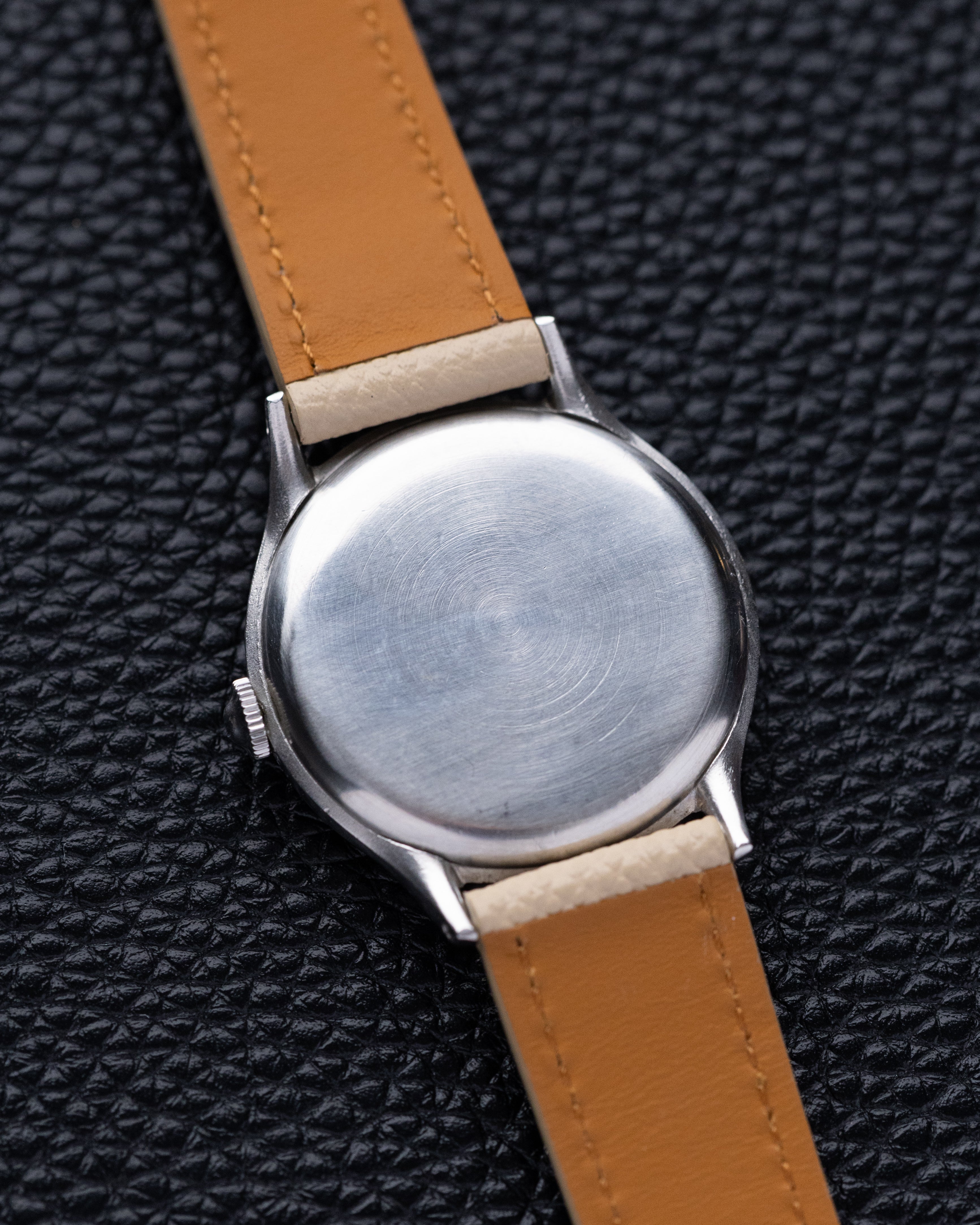 Vintage Omega, Oversized Case, Swiss Made, Ref. 2317/14, Cal. 30T2, Radium Dial from 1944 - DuMarko