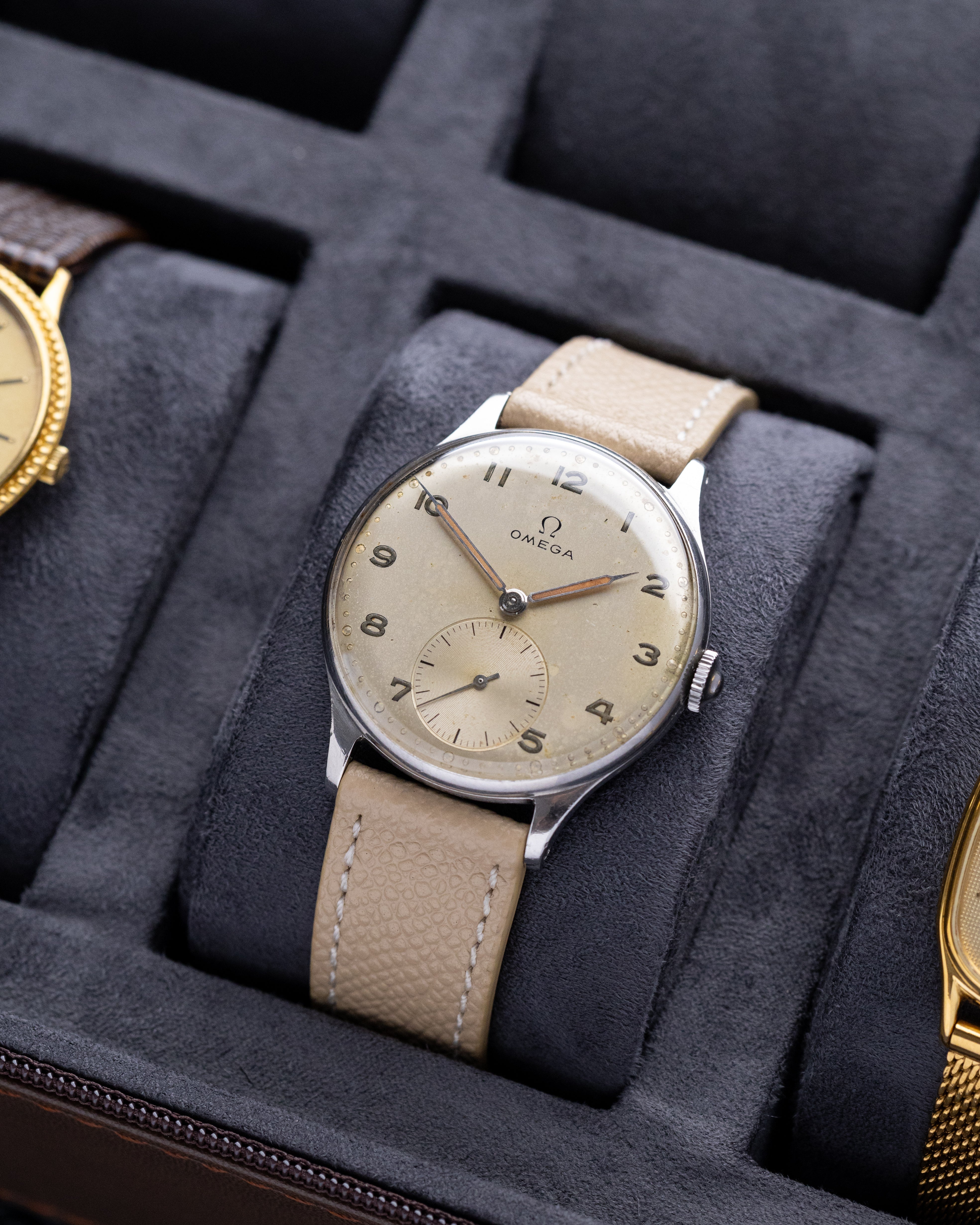 Vintage Omega, Oversized Case, Swiss Made, Ref. 2317/14, Cal. 30T2, Radium Dial from 1944 - DuMarko