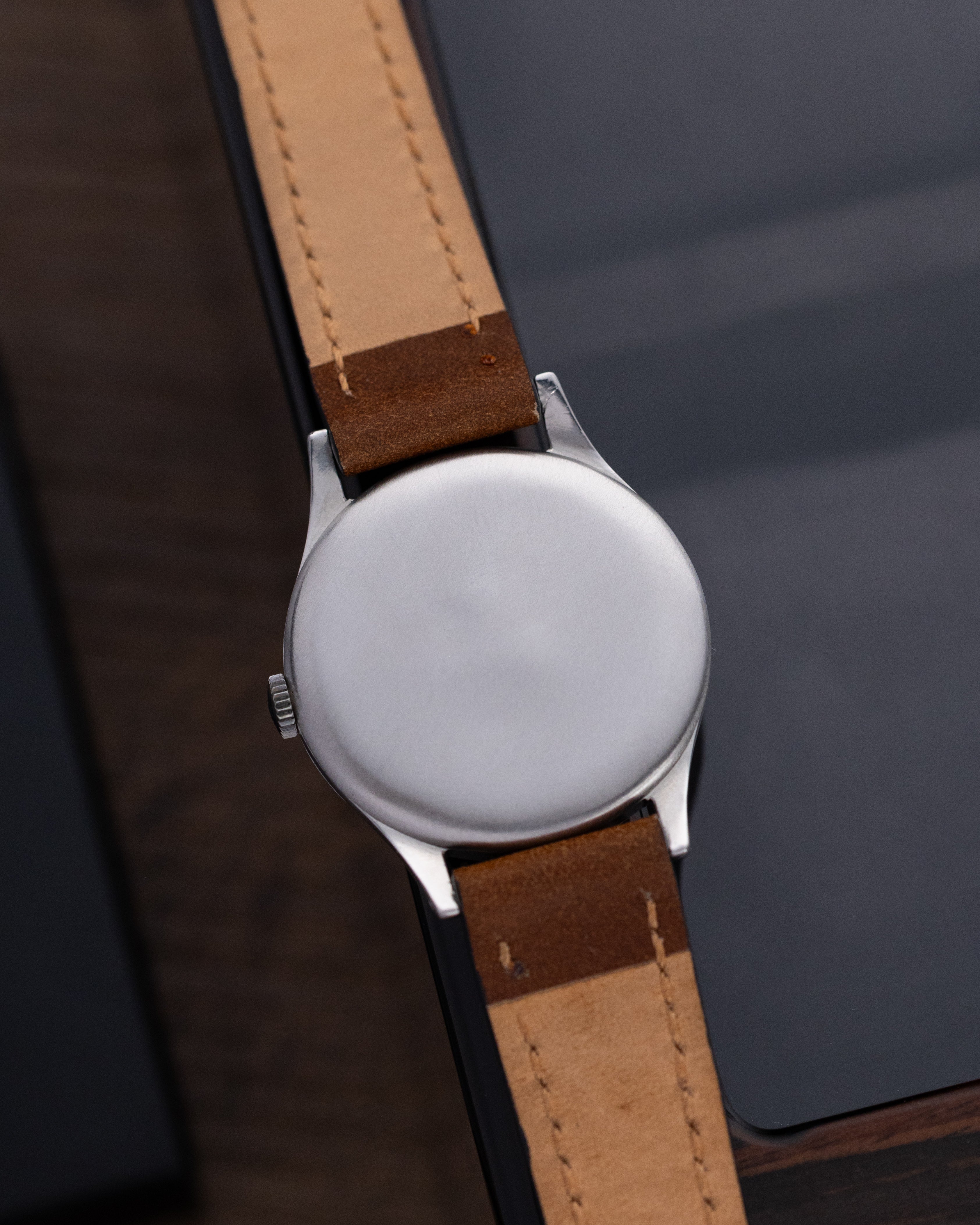 Vintage Omega Oversized Jumbo Case, Cal. 265, Cream dial, Ref. 2609 - 6 from 1950 - DuMarko