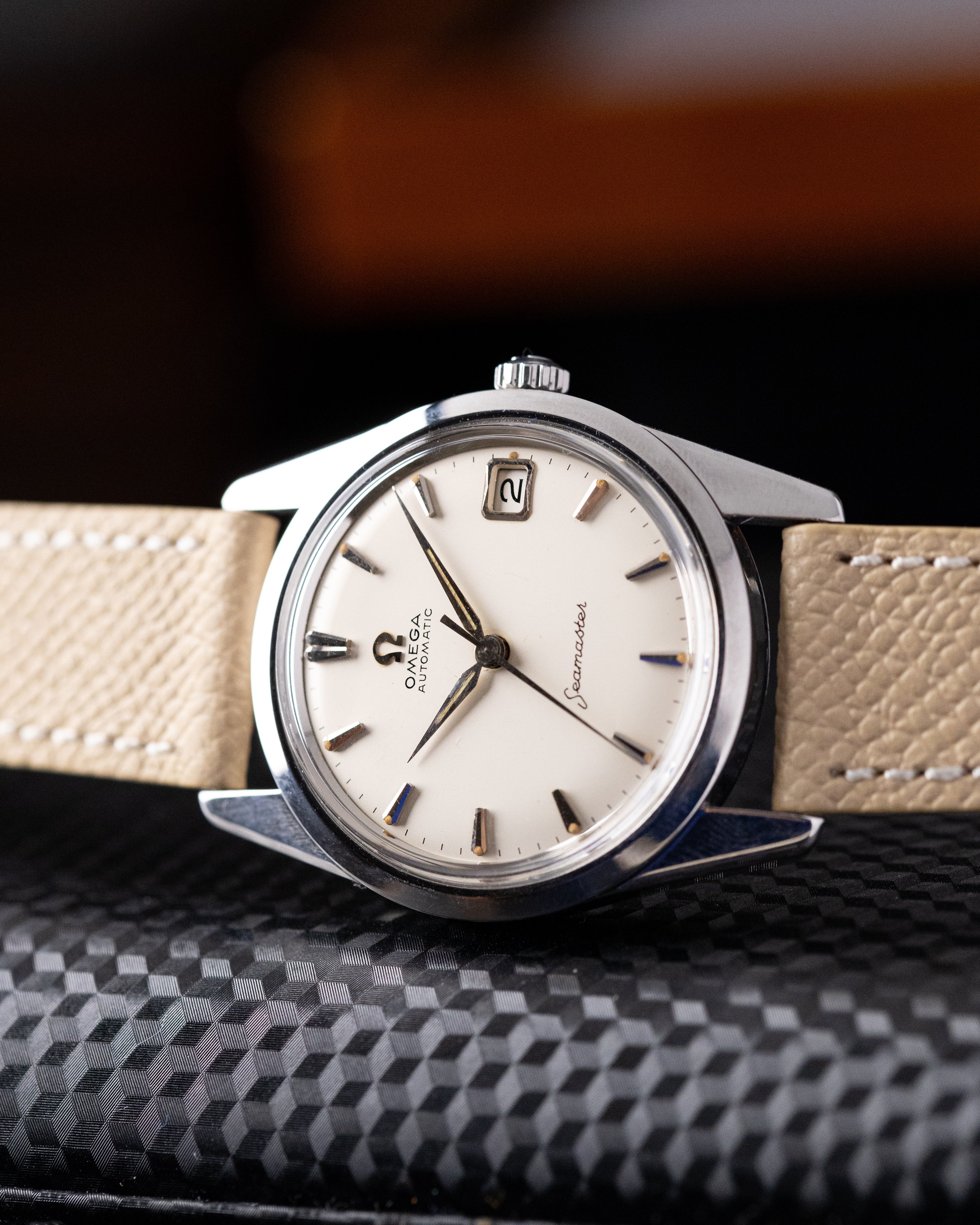 Vintage Omega Seamaster Automatic Watch, Date Window
Cal. 562, Cream Dial from 1960 - DuMarko