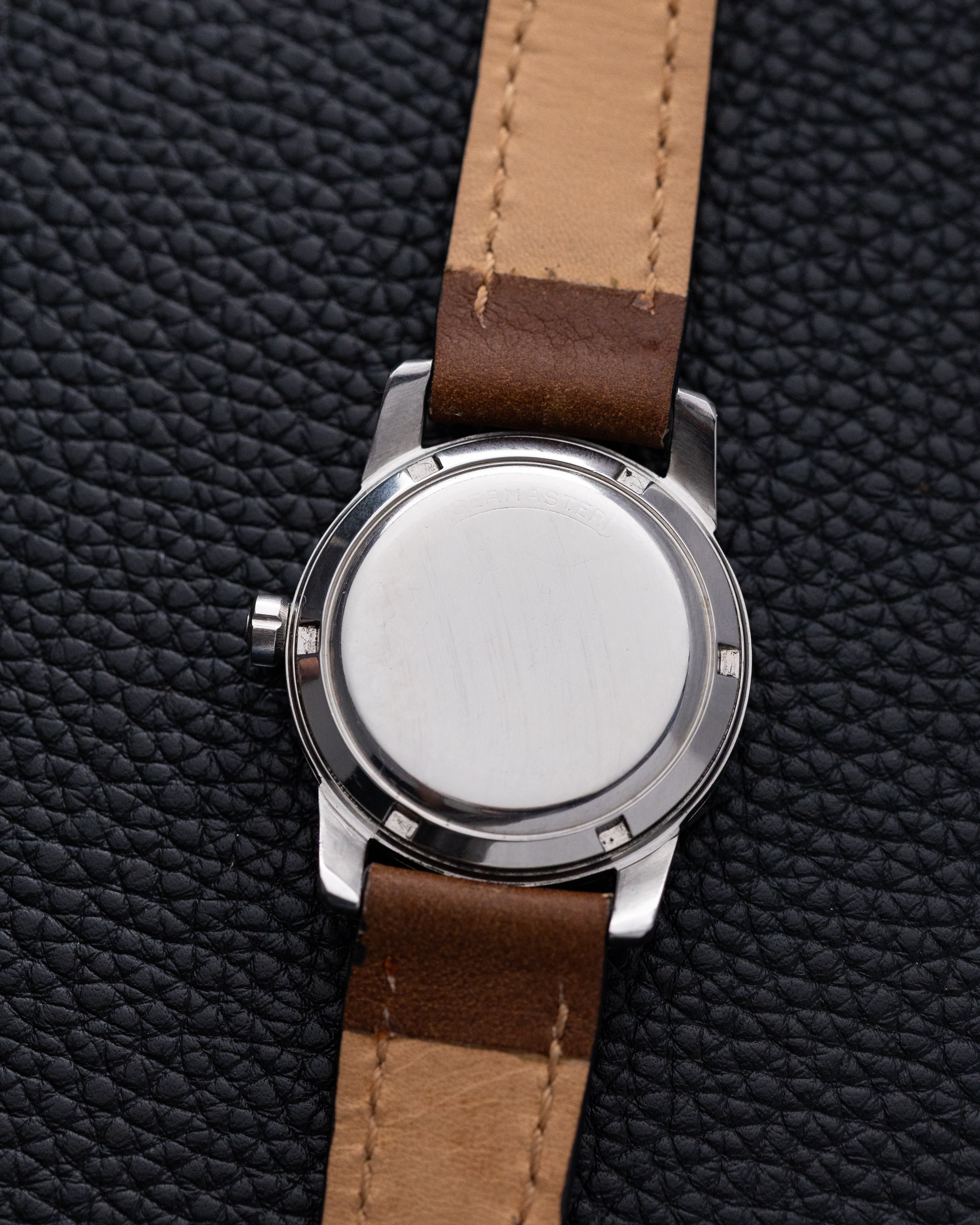 Vintage Omega Seamaster, Ref. 2852 - 4 SC, Black Gilt Crosshair Dial, Bumper Cal. 501 from 1952 - DuMarko