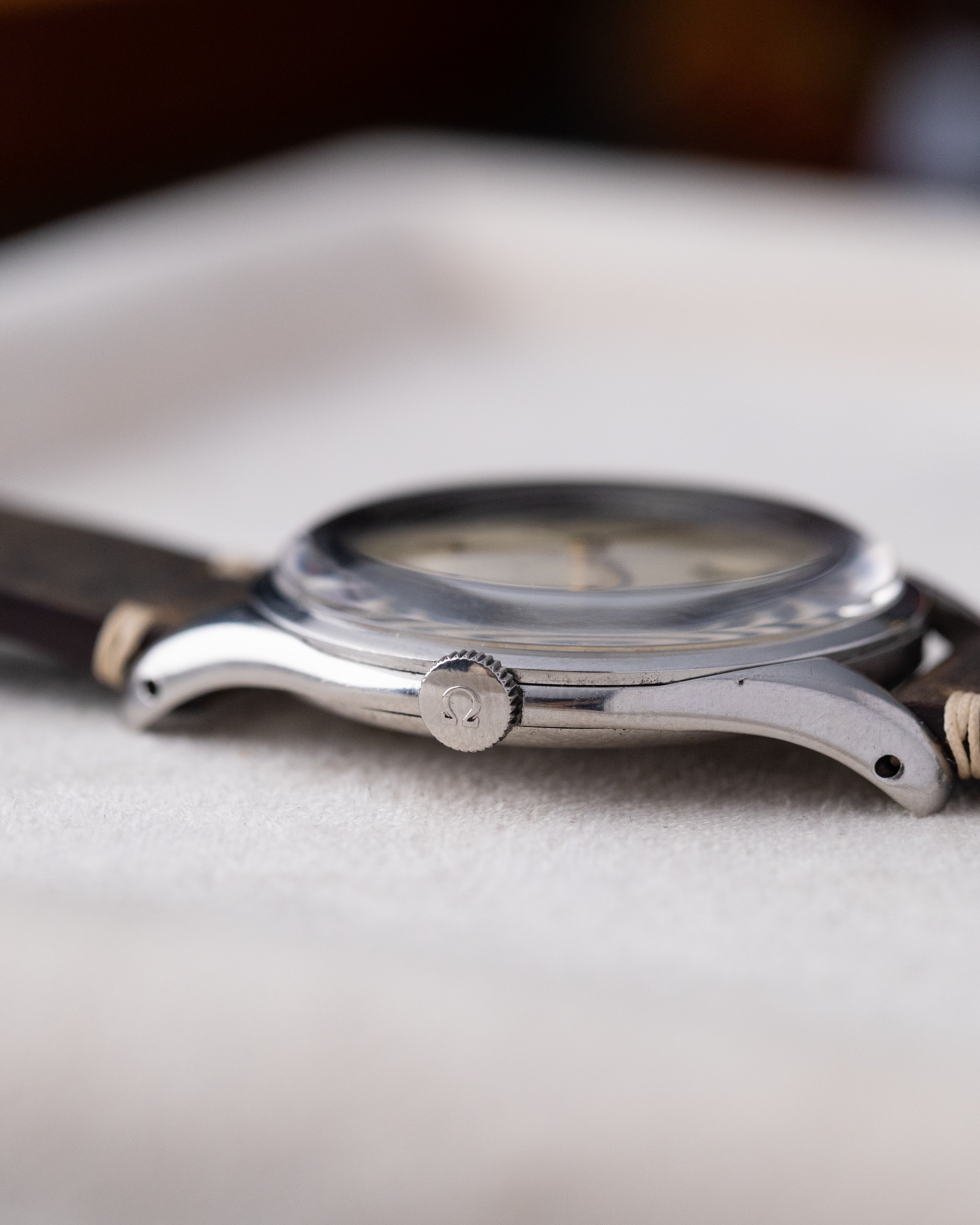 Vintage Omega Swiss Watch, Oversized Jumbo Case, Ref. 2505 - 5, Two - tone dial with minute track, Cal. 265 from 1947 - DuMarko