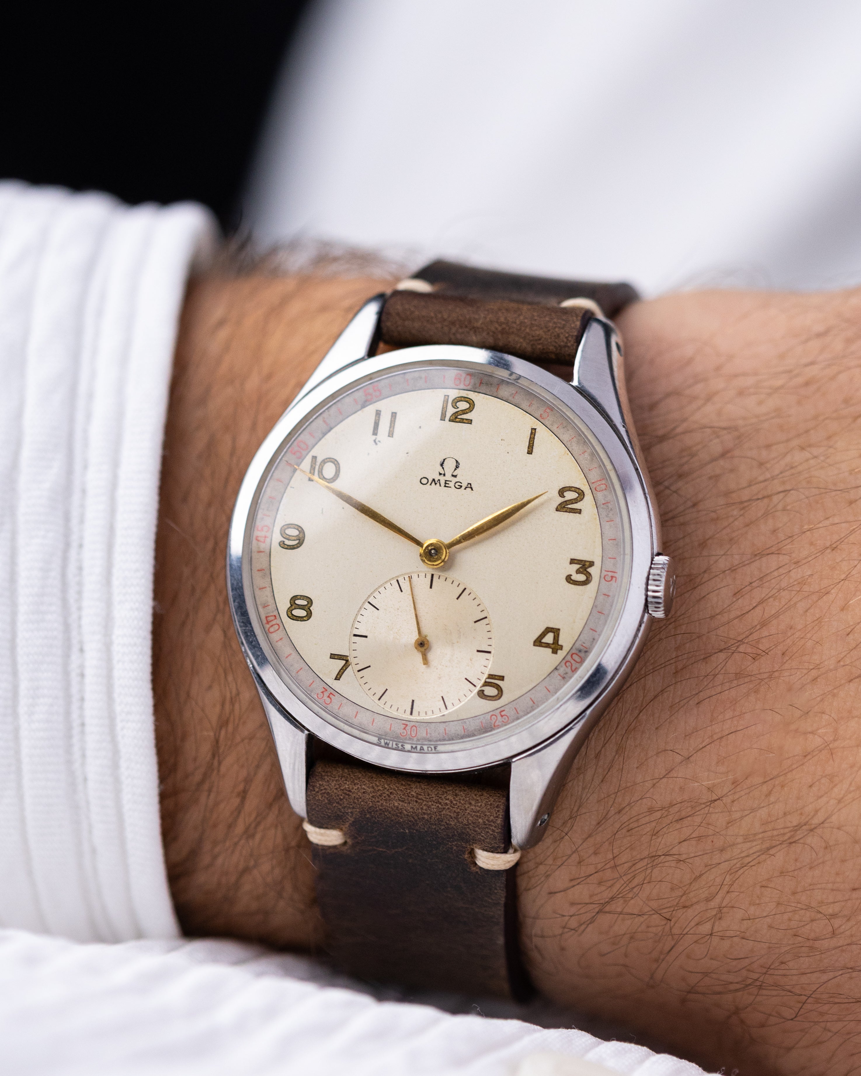 Vintage Omega Swiss Watch, Oversized Jumbo Case, Ref. 2505 - 5, Two - tone dial with minute track, Cal. 265 from 1947 - DuMarko