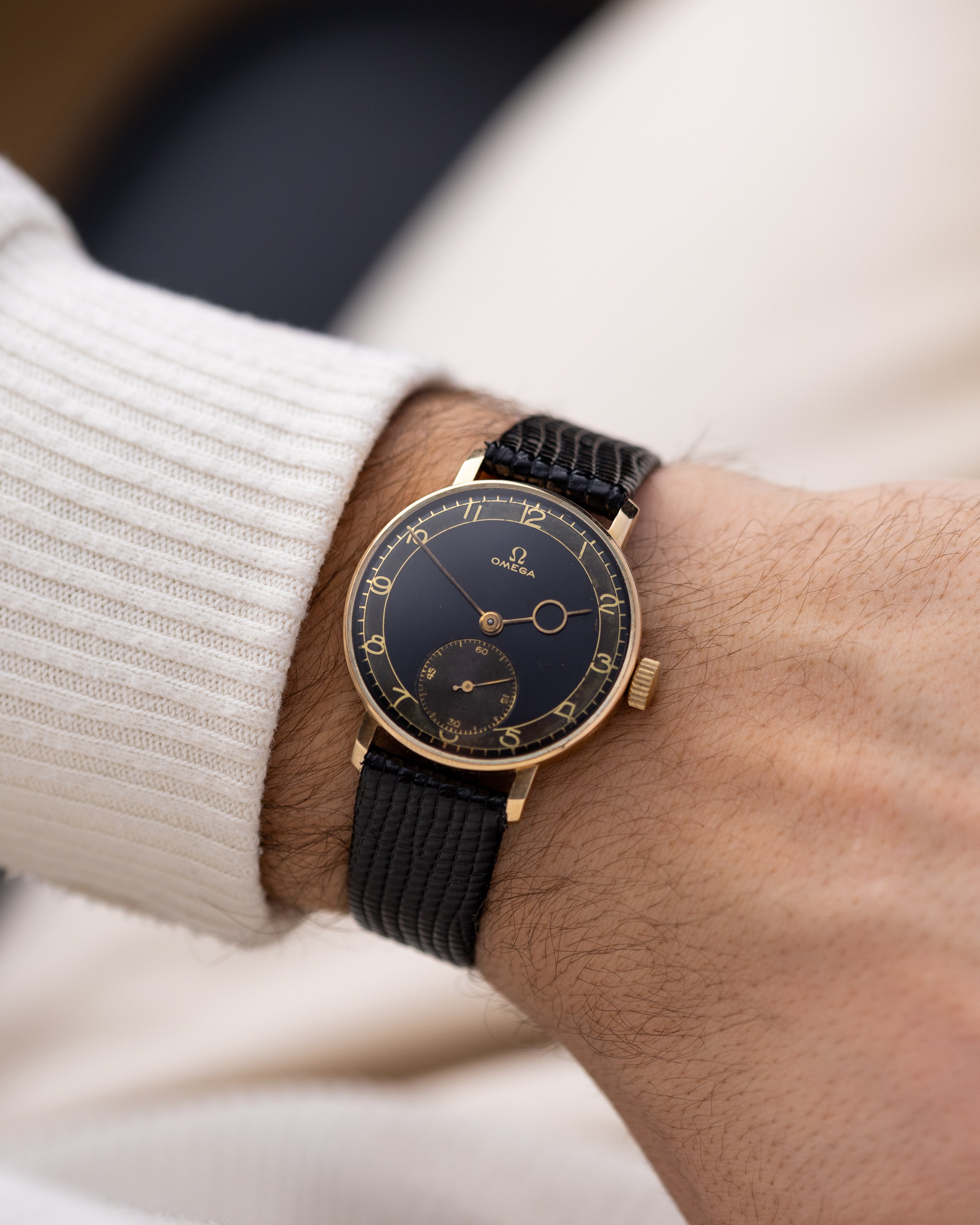 Vintage Omega Swiss Watch, Two - tone black gilt dial, Solid Gold, Pontife Hands, Cal. 30T2 from 1943 - DuMarko