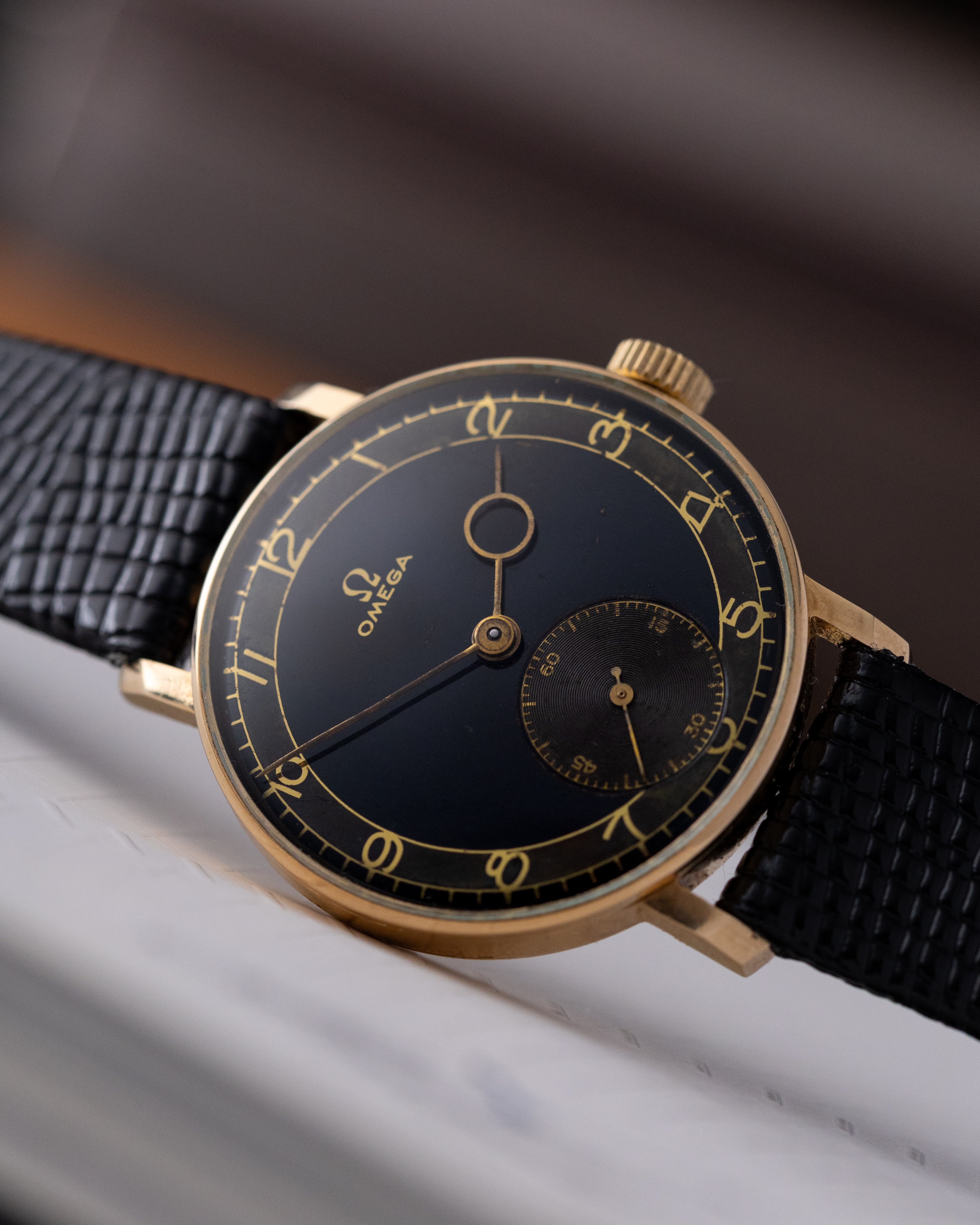 Vintage Omega Swiss Watch, Two - tone black gilt dial, Solid Gold, Pontife Hands, Cal. 30T2 from 1943 - DuMarko