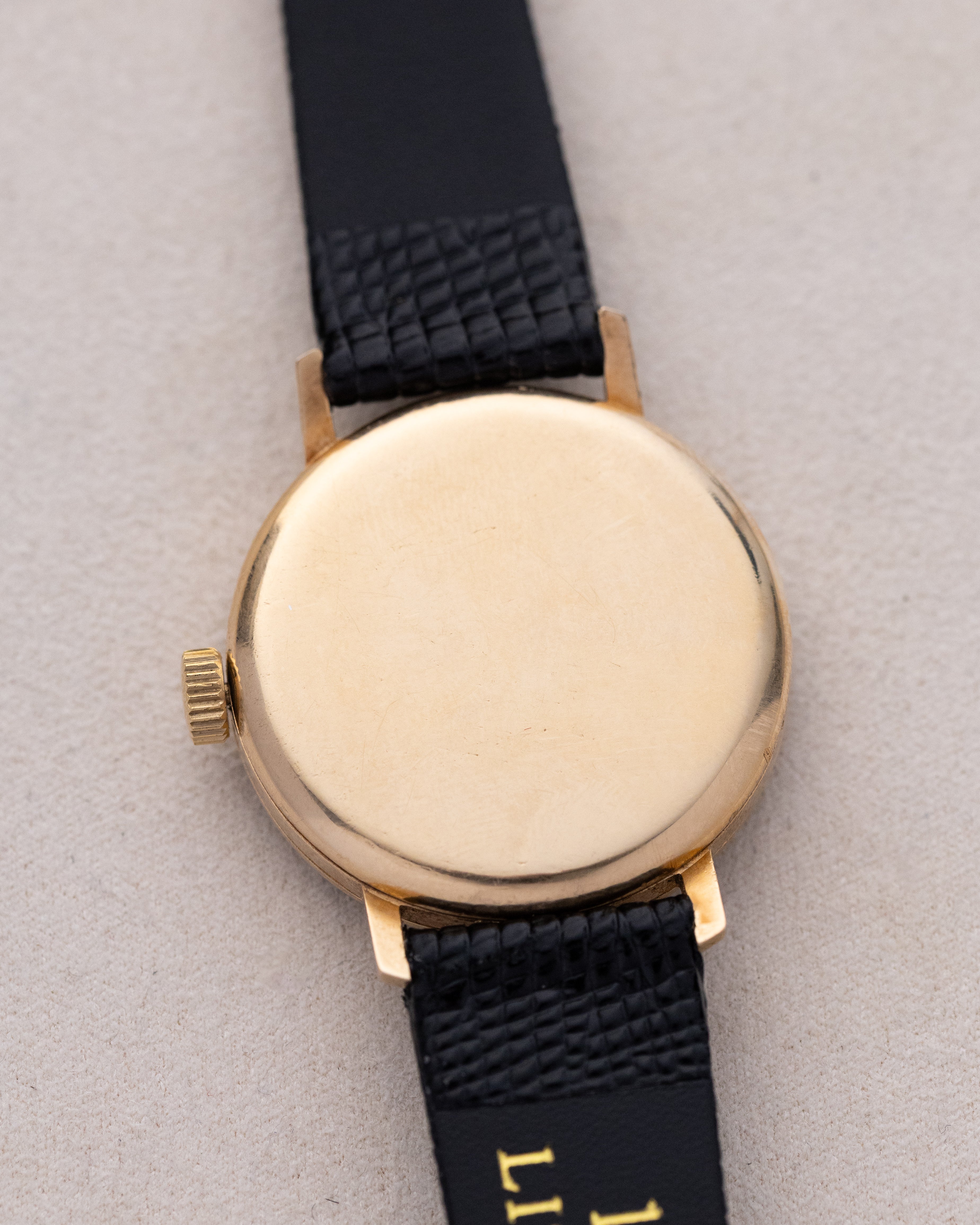 Vintage Omega Swiss Watch, Two - tone black gilt dial, Solid Gold, Pontife Hands, Cal. 30T2 from 1943 - DuMarko