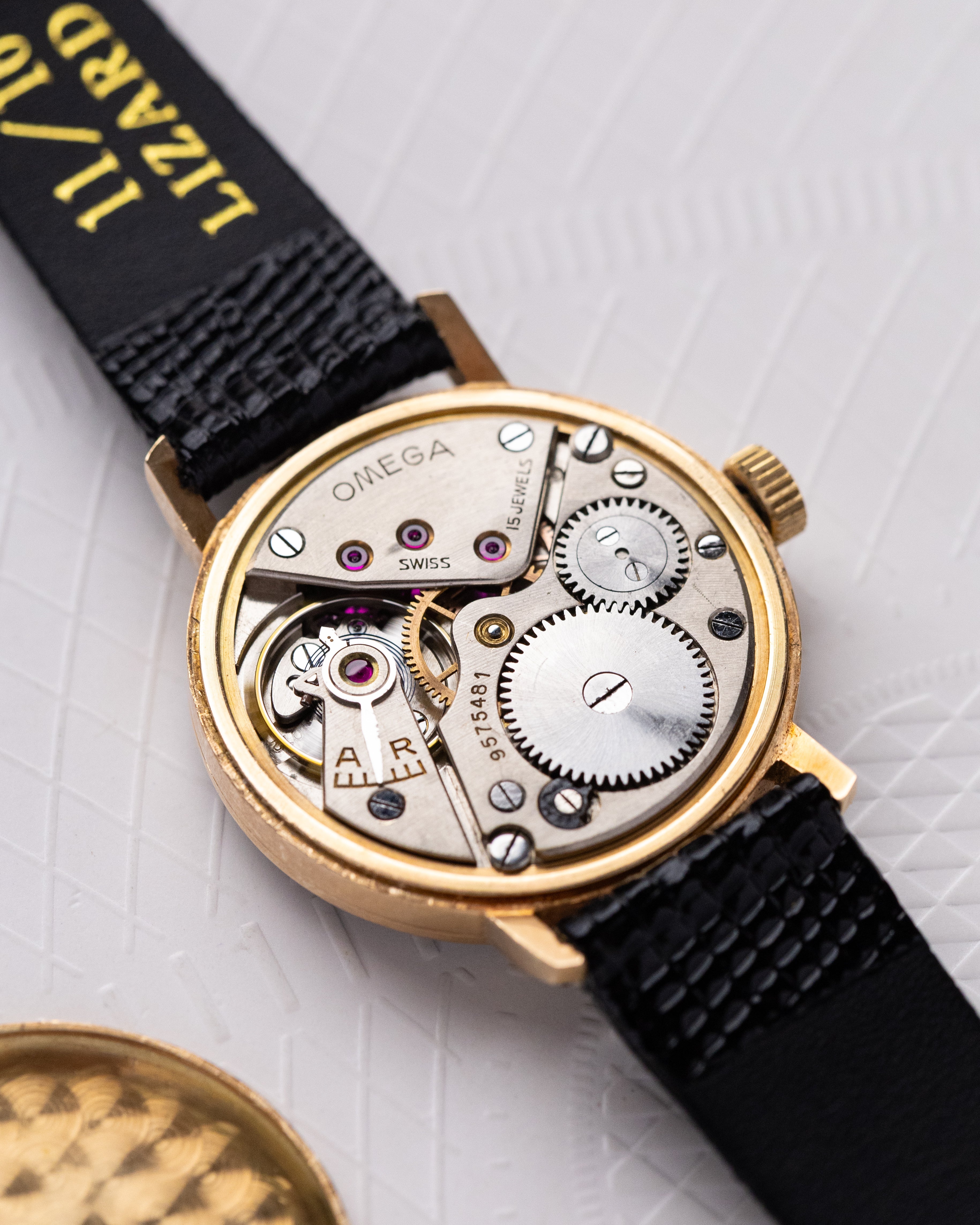 Vintage Omega Swiss Watch, Two - tone black gilt dial, Solid Gold, Pontife Hands, Cal. 30T2 from 1943 - DuMarko