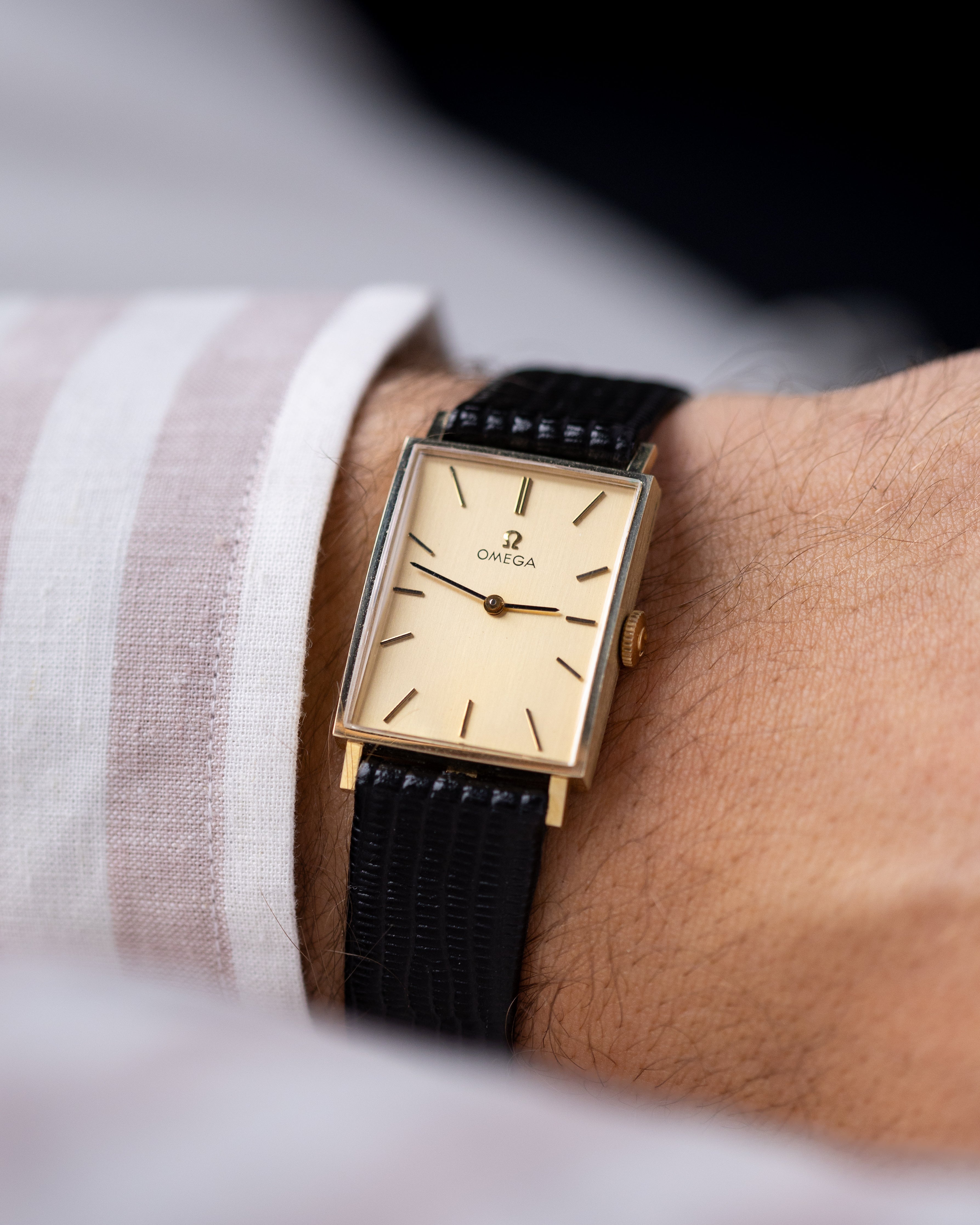 Vintage Omega Tank, Luxury Solid 14K Gold Case, Cal. 625, Ref. DD6850 from 1975 - DuMarko