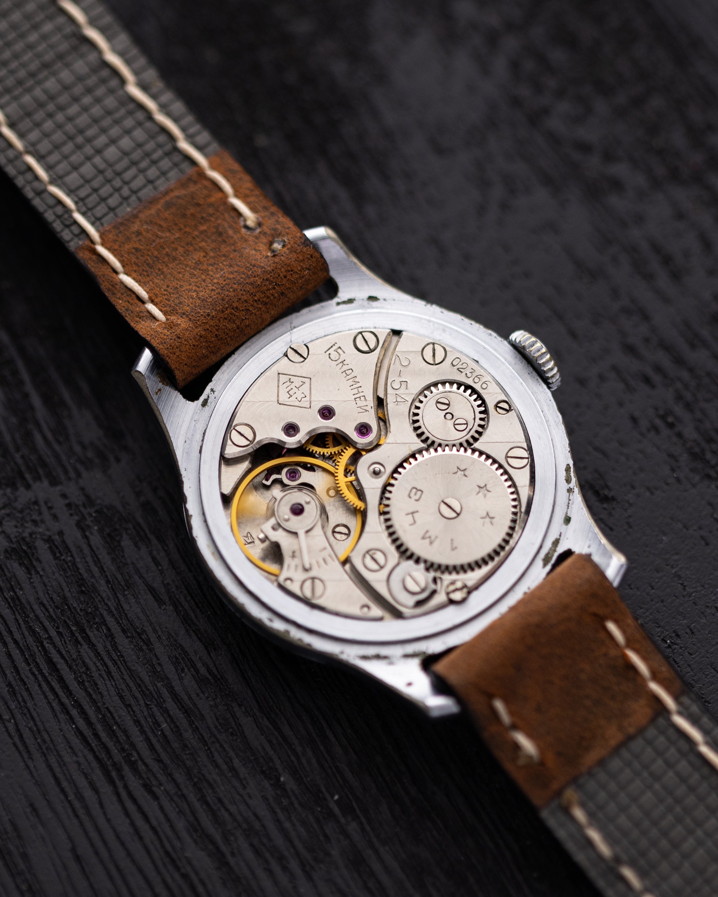 Vintage Pobeda (Victory)Soviet Mechanical Watch, 15 Jewels - DuMarko