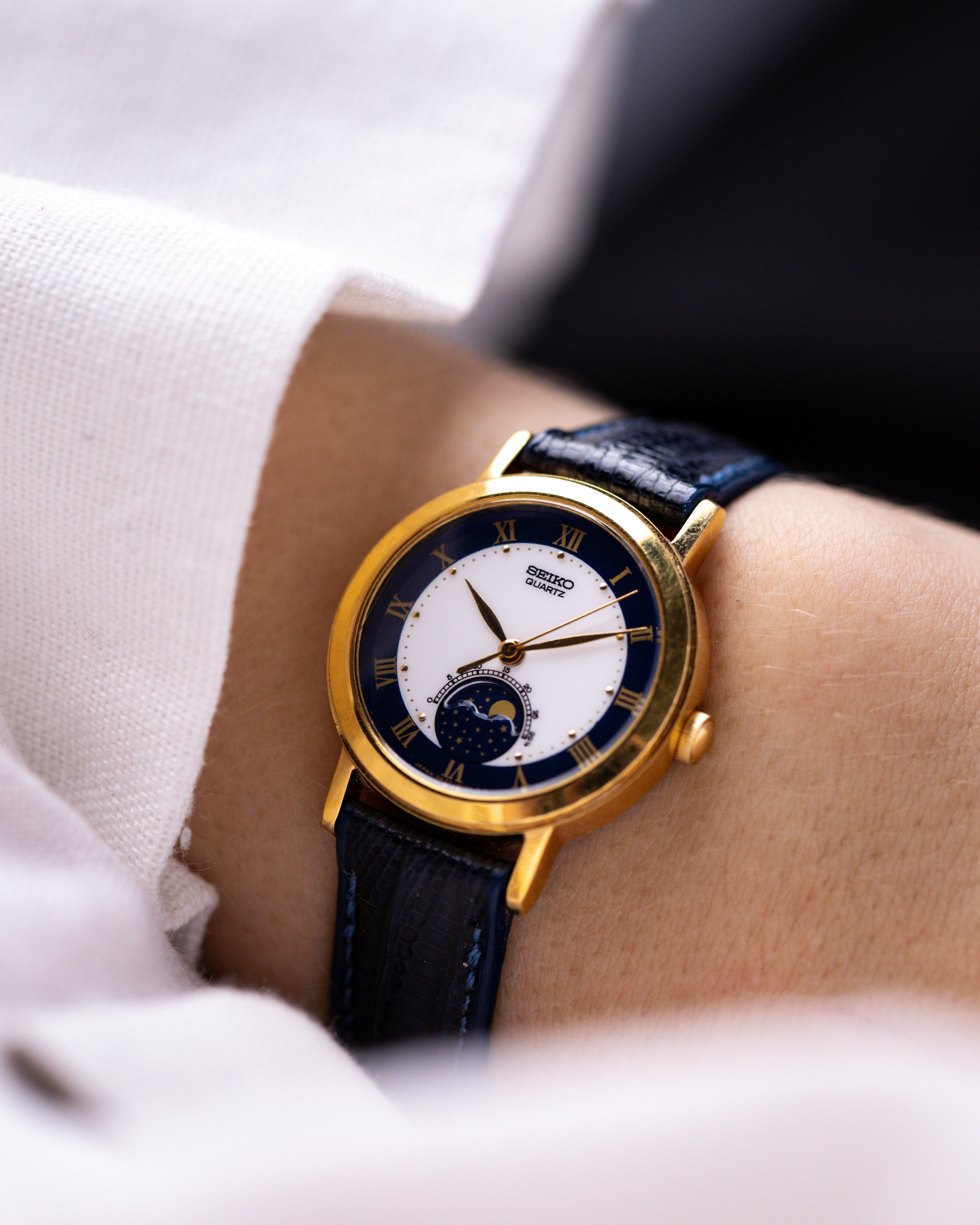 Vintage Seiko Moonphase Quartz, Ladies Watch, Ref. 4K22 - 0089, Two - Tone Dial, Roman Numerals - DuMarko