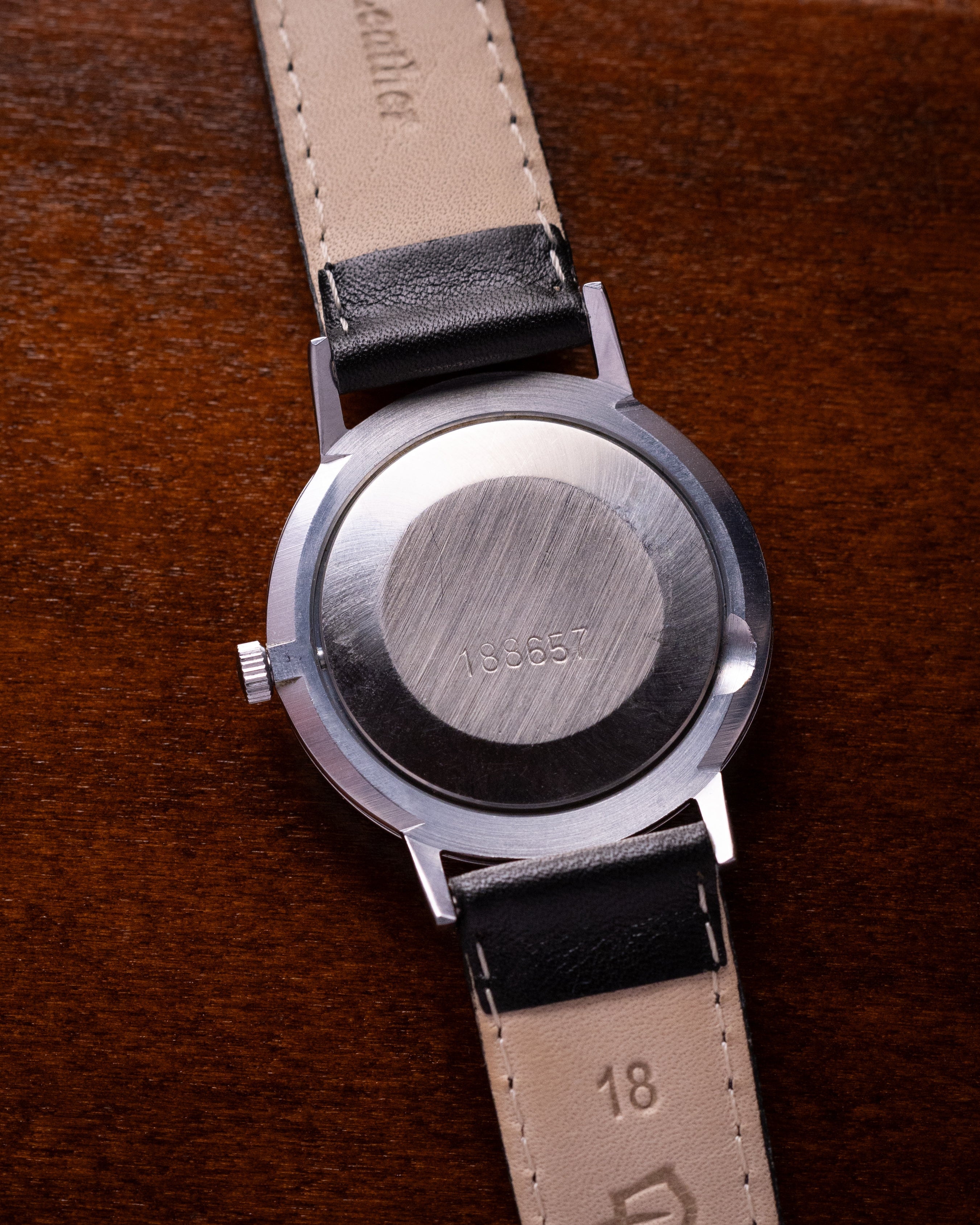 Vintage Soviet Minimalist Luch watch from 1980's - VintageDuMarko