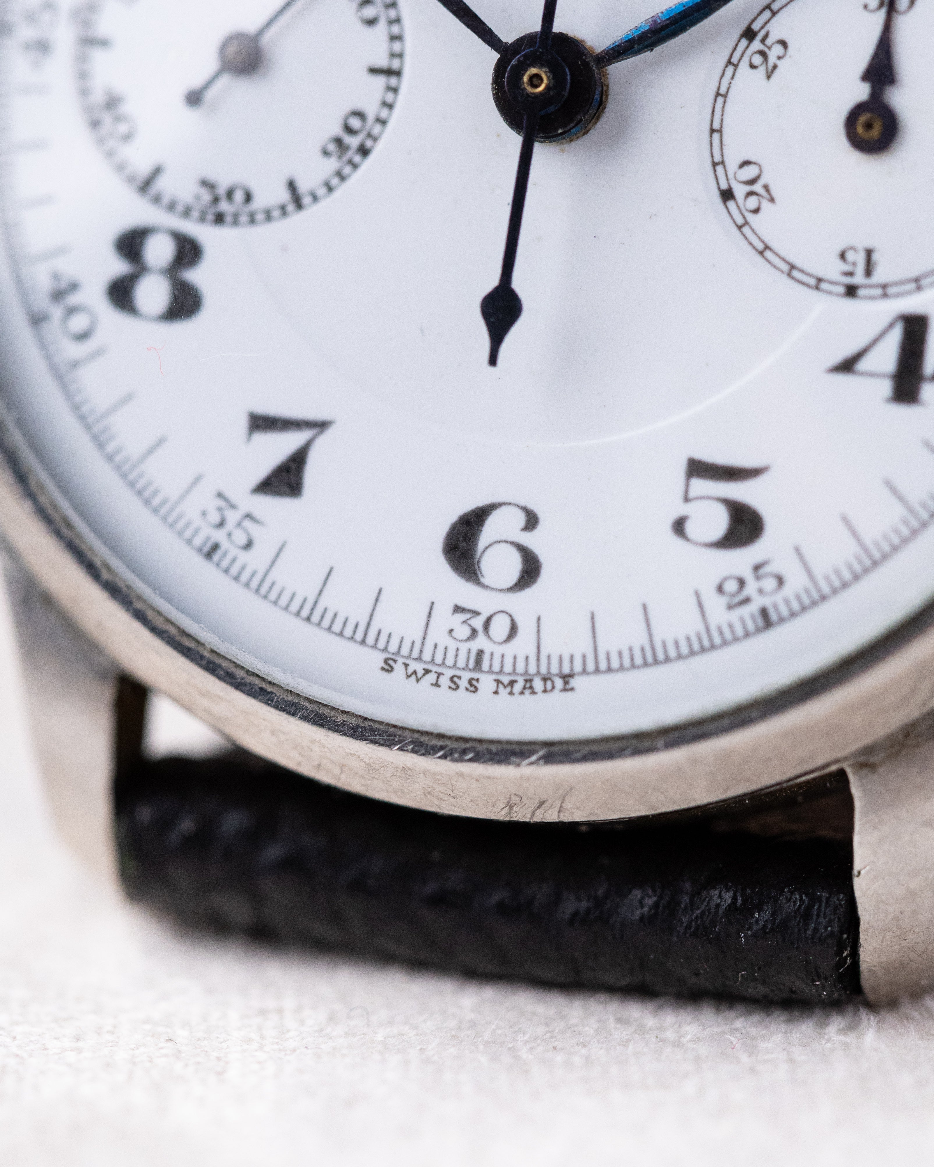 Vintage Swiss Chronometer Monopusher Valjoux 22 GHT, Original Enamel Dial - DuMarko