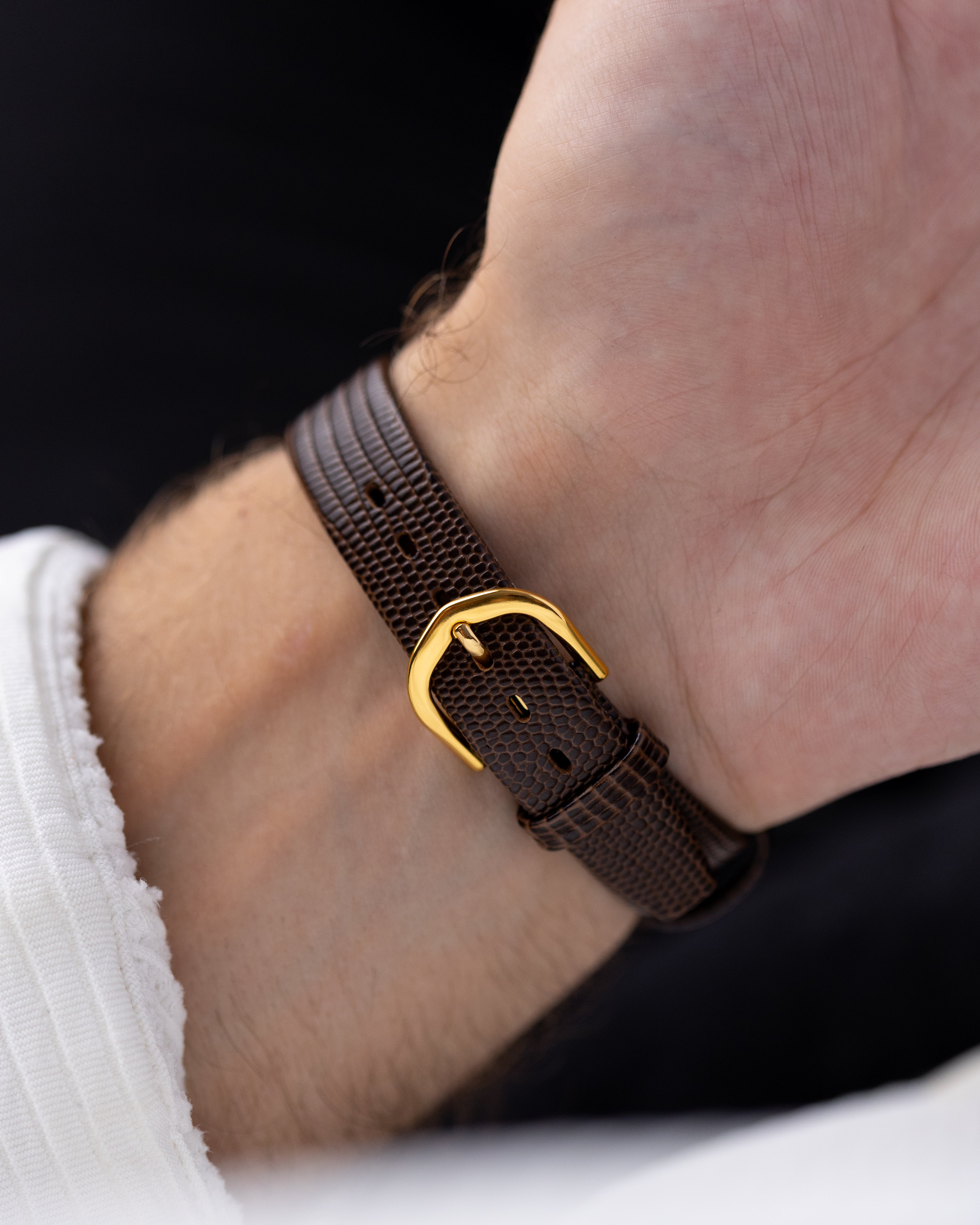 Vintage Universal Genève Dress Watch, Quartz, Extra Slim Gold - plated Case from 1980's - DuMarko