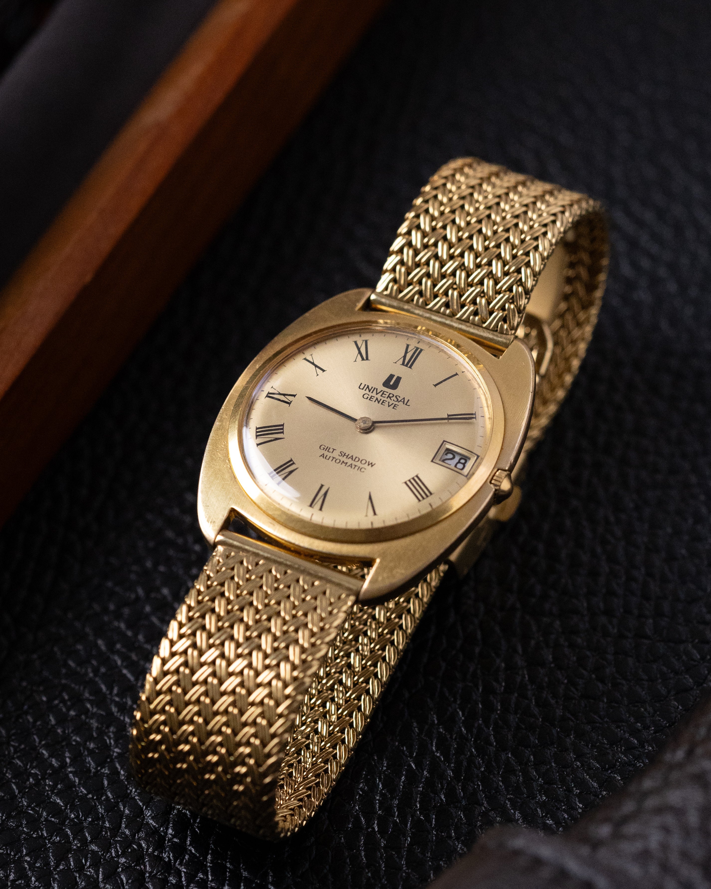 Vintage Universal Genève Gilt Shadow Automatic, Ultra - Slim Swiss Made Watch from 1970's - DuMarko