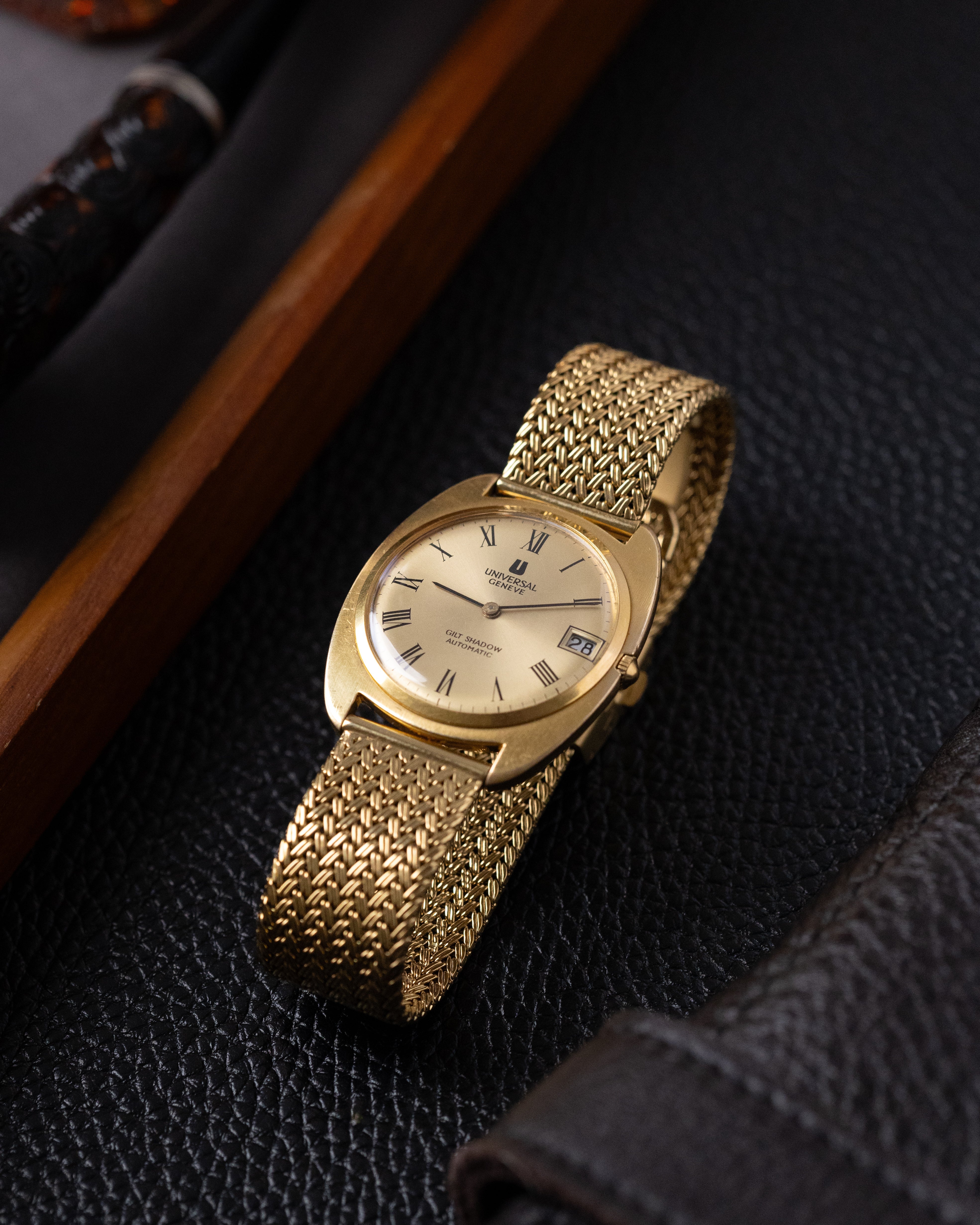 Vintage Universal Genève Gilt Shadow Automatic, Ultra - Slim Swiss Made Watch from 1970's - DuMarko