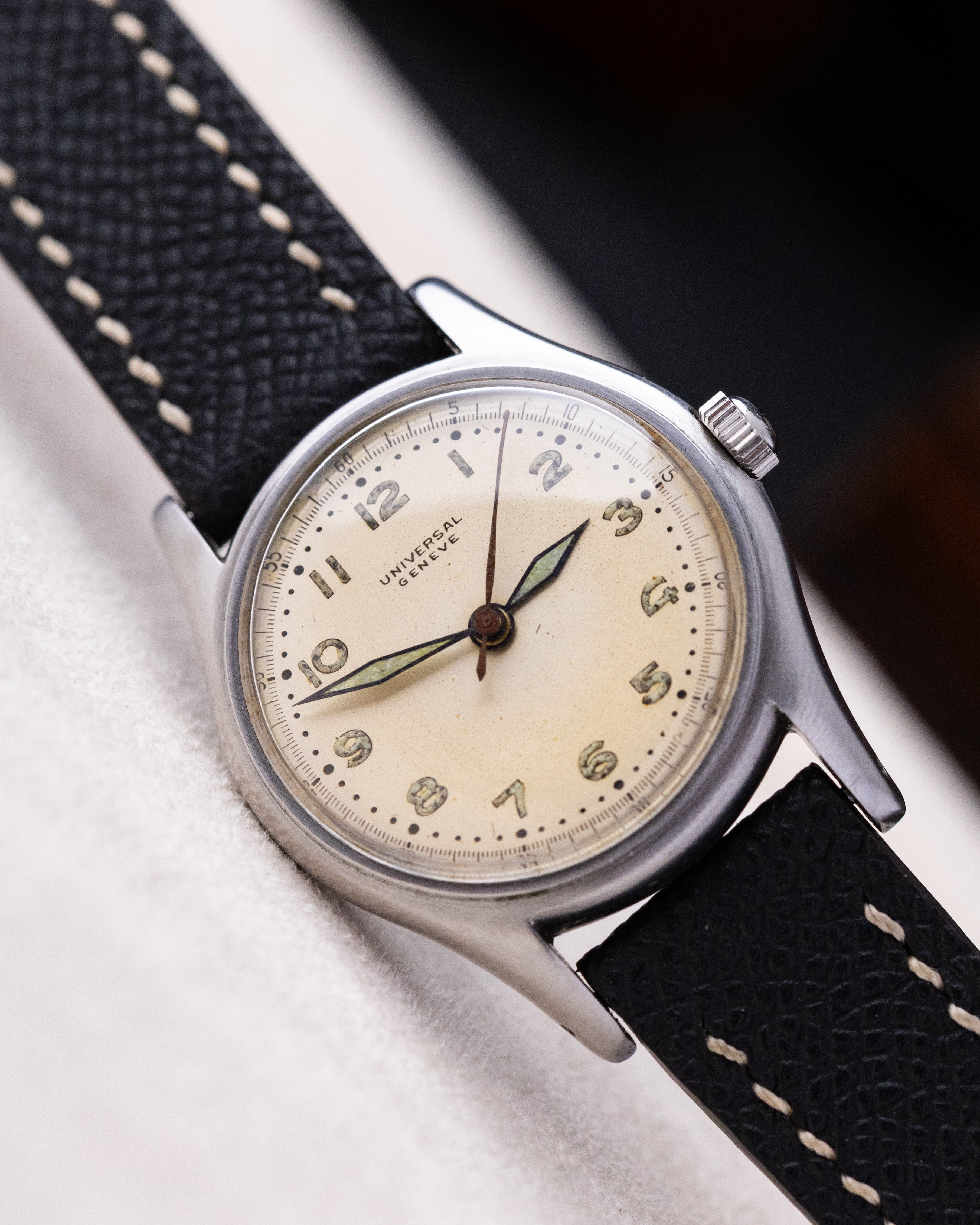 Vintage Universal Genève, Ref. 20505, radium Dial WWII Era Military Watch Cal. 262 from 1945 - DuMarko