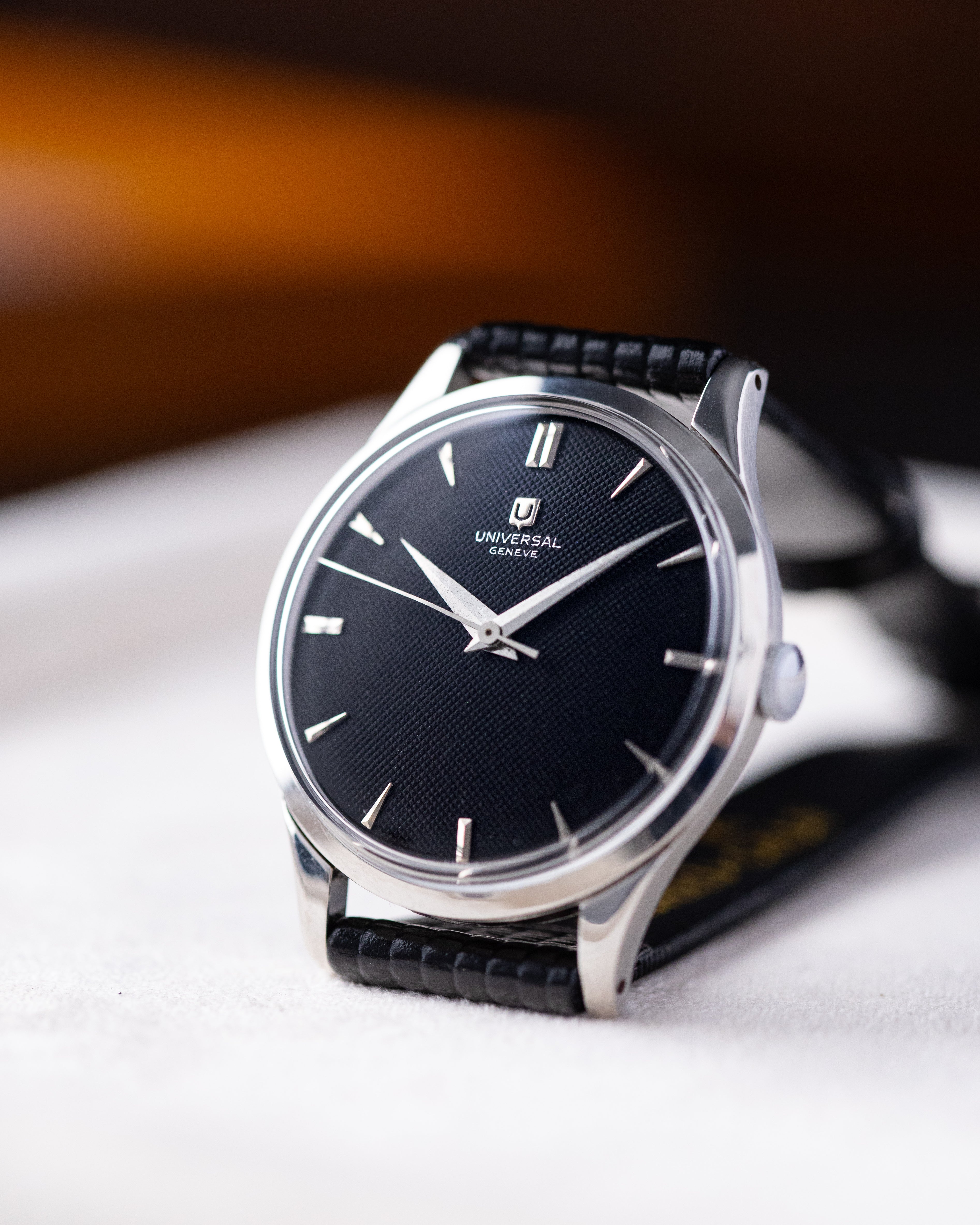 Vintage Universal Genève, Swiss Made, Black Honeycomb Dial, Cal. 332 from 1950's - DuMarko