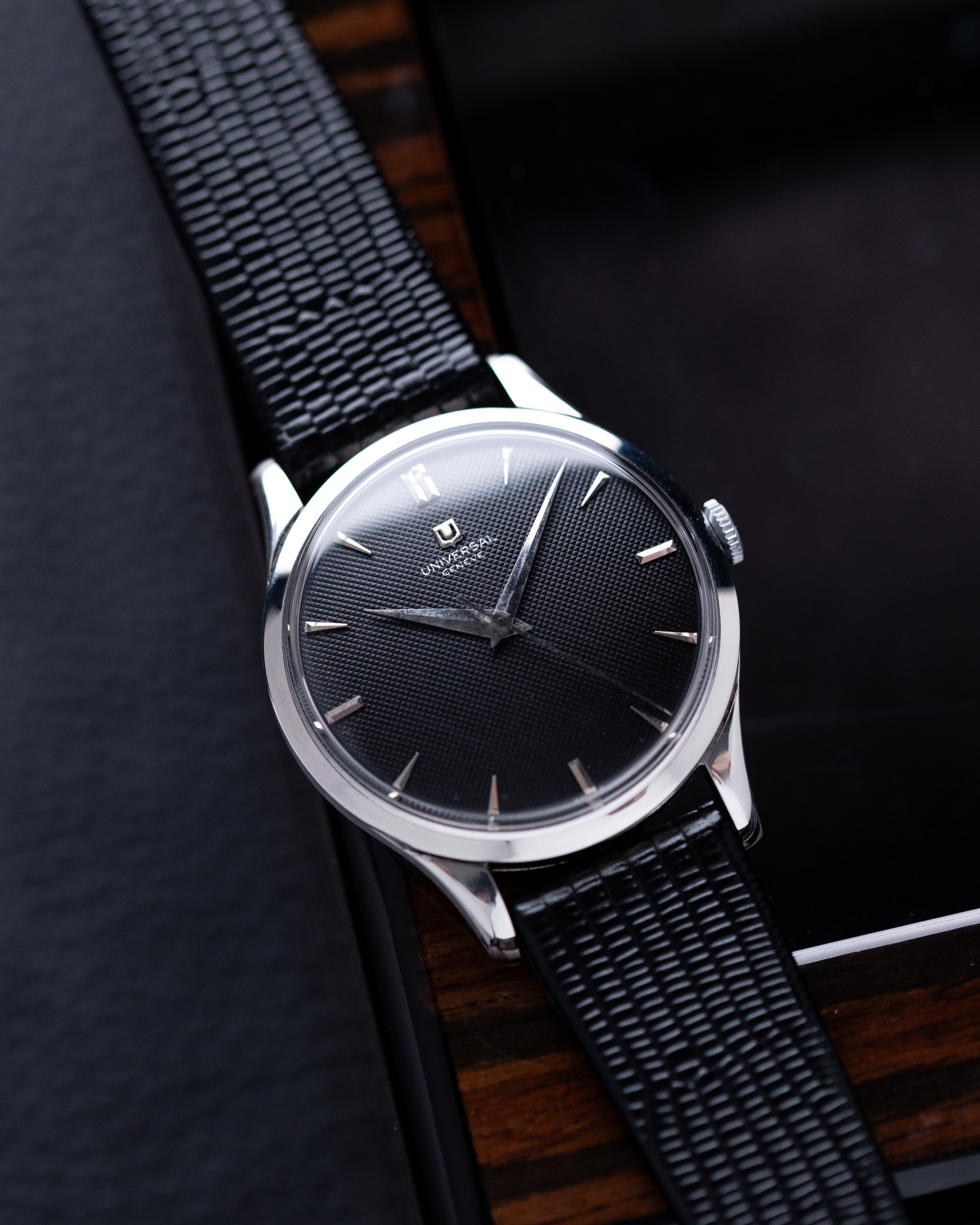 Vintage Universal Genève, Swiss Made, Black Honeycomb Dial, Cal. 332 from 1950's - DuMarko